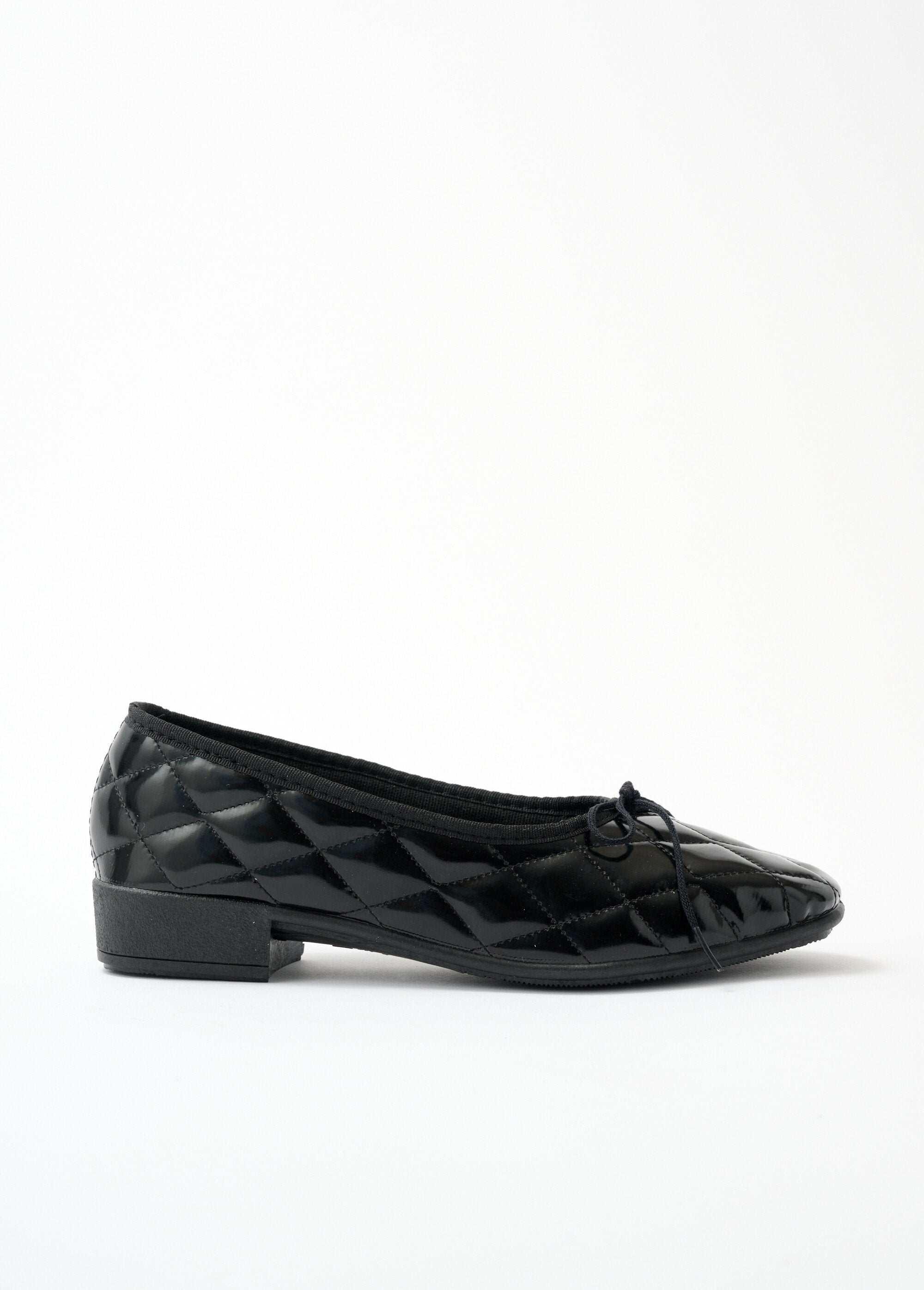 Ballerine_vegane_a_larghezza_standard_Vernice_nera_DR1_slim