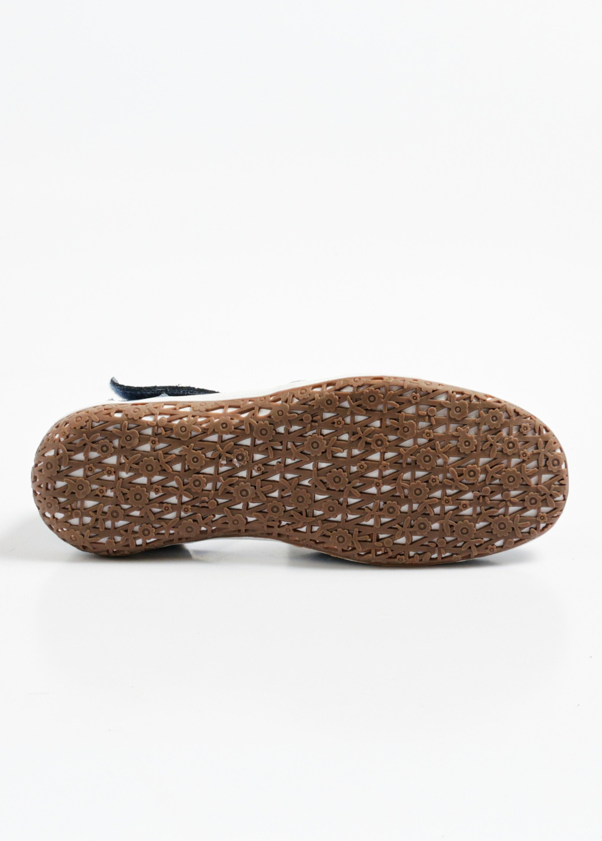 Comode_ballerine_in_pelle_traforata_con_chiusura_in_velcro_Bleu_UN1_slim