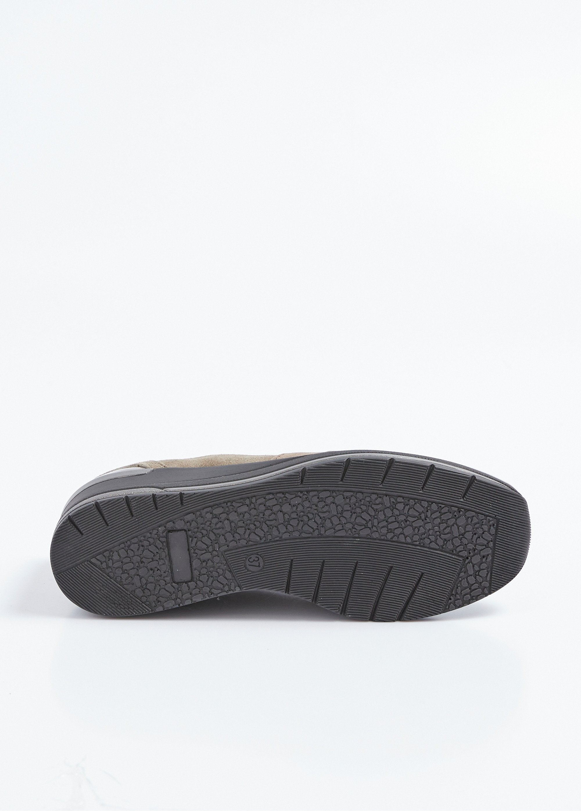 Scarpe_da_ginnastica_con_zeppa,_in_pelle_scamosciata_e_vernice_Taupe_UN1_slim