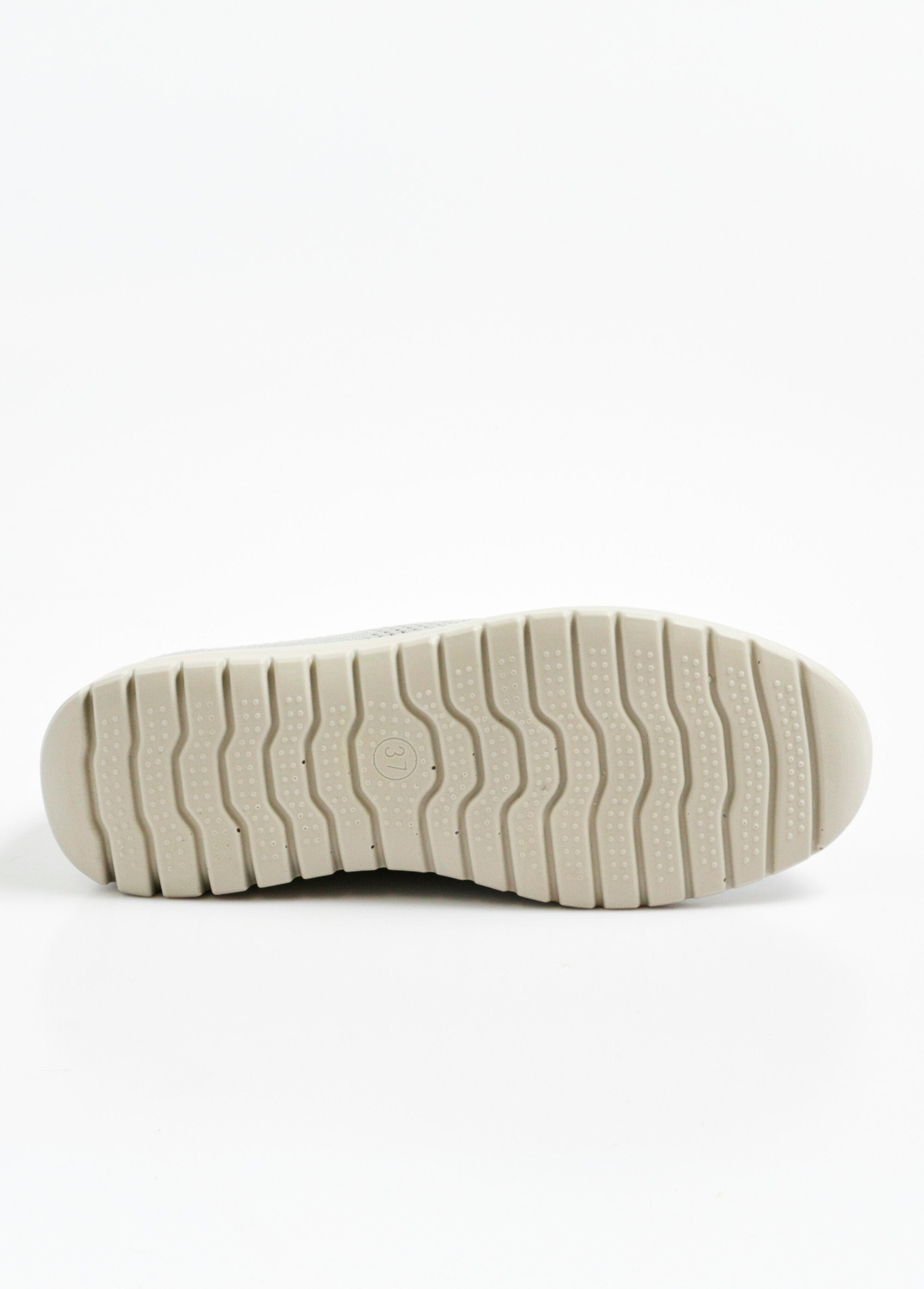 Comode_scarpe_da_ginnastica_in_mesh_Gris_UN1_slim