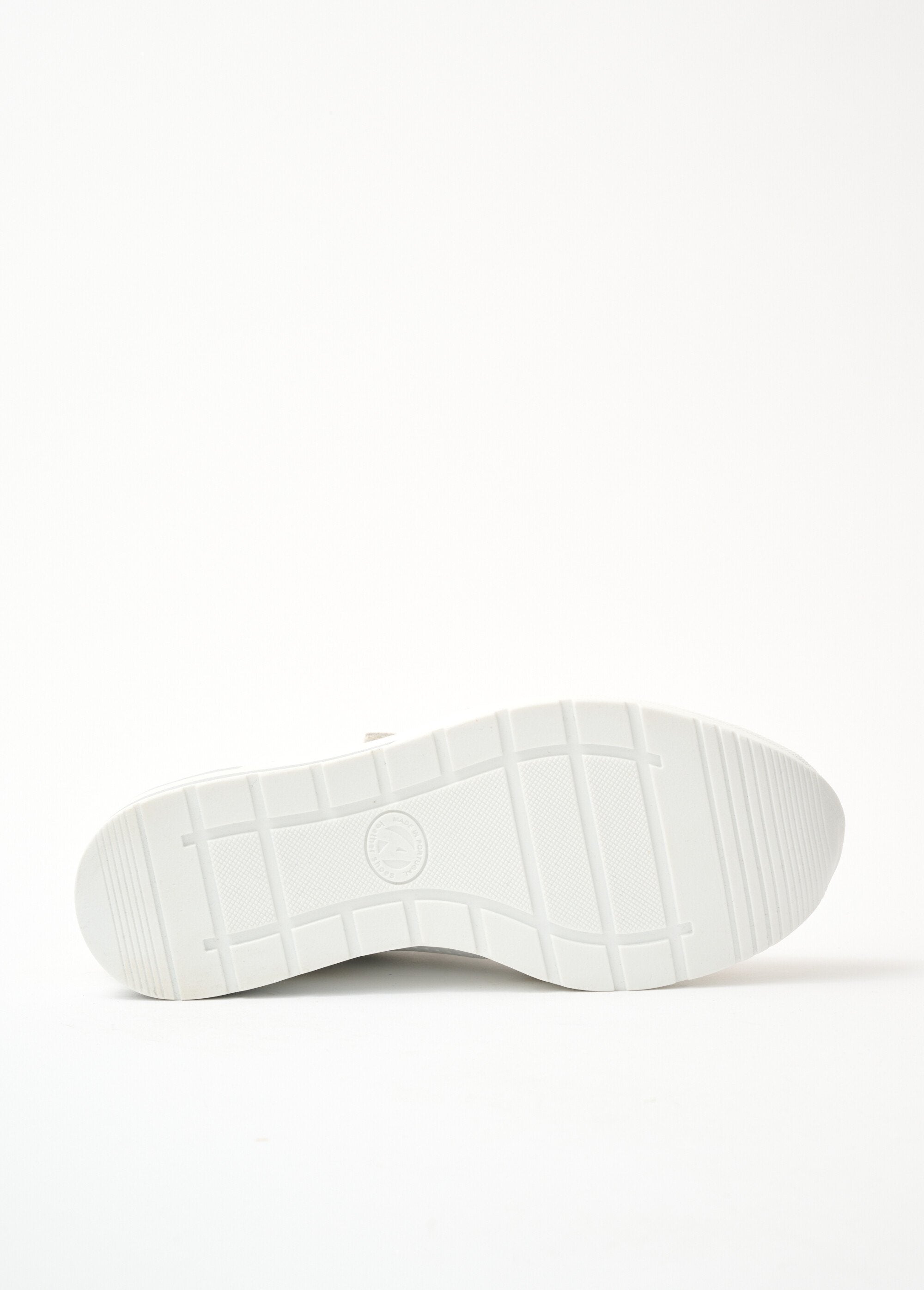 Scarpe_da_ginnastica_con_zeppa_larga_in_pelle_Beige_e_bianco_UN1_slim