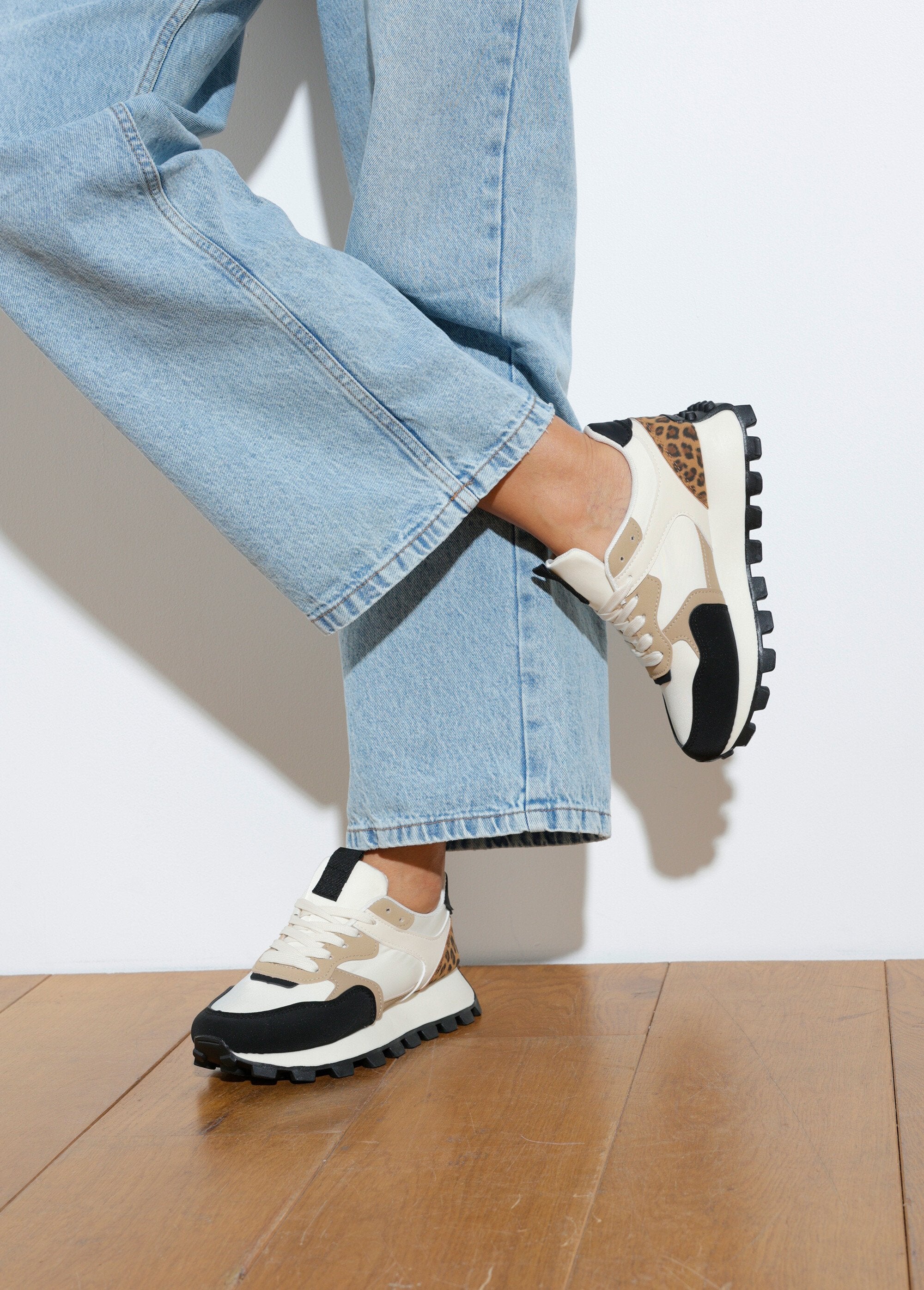 Baskets_multimatières_à_semelle_crantée_Leopard_SF1_slim