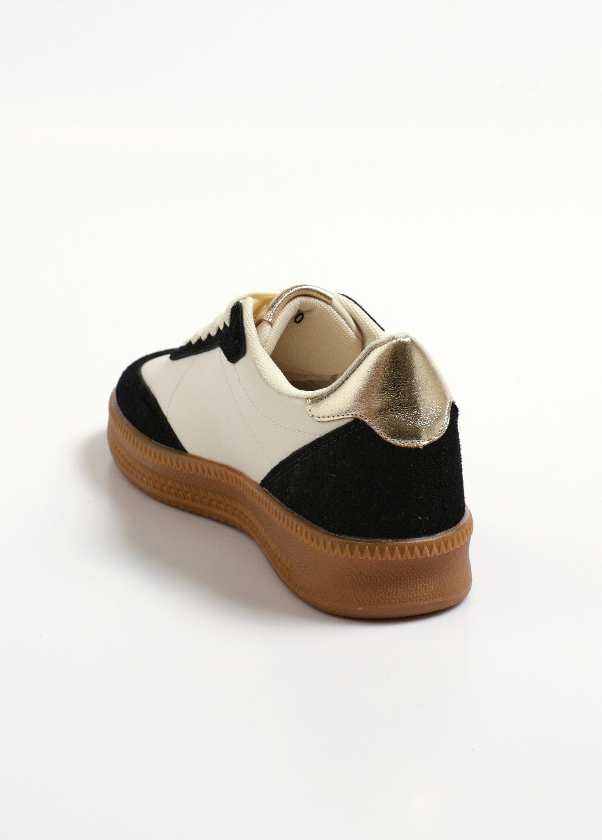 Scarpe_da_ginnastica_retrò_in_pelle_scamosciata_con_dettagli_metallici_Noir_DO1_slim