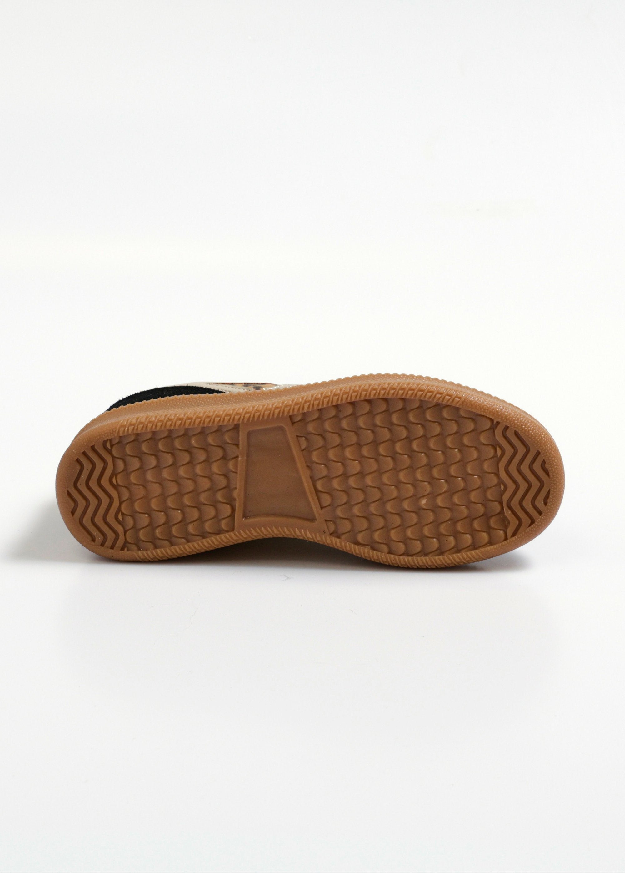 Scarpe_da_ginnastica_retrò_in_pelle_scamosciata_con_dettagli_metallici_Noir_UN1_slim