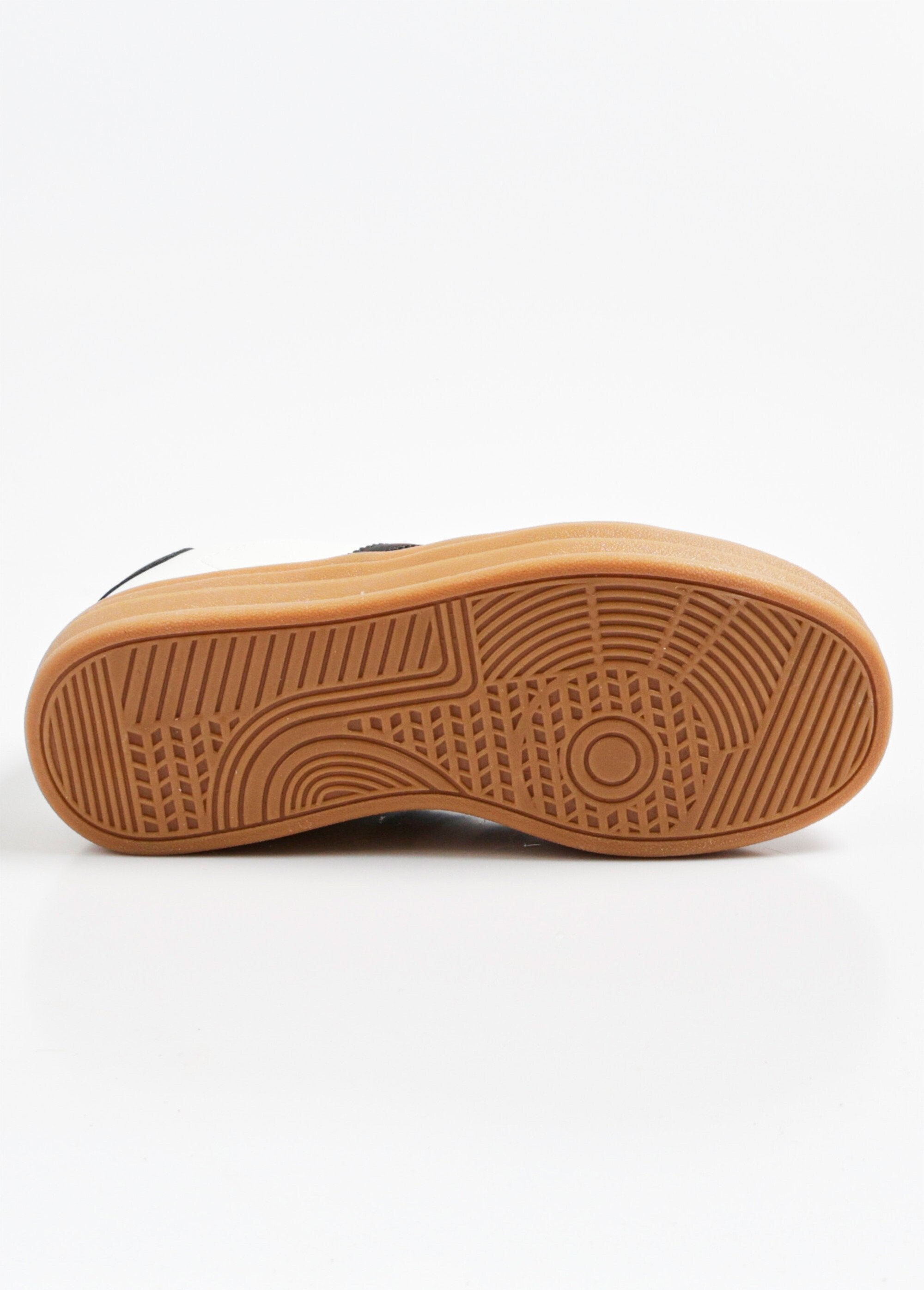 Scarpe_da_ginnastica_in_pelle_scamosciata_bicolore_in_stile_retrò_Blanc_UN1_slim