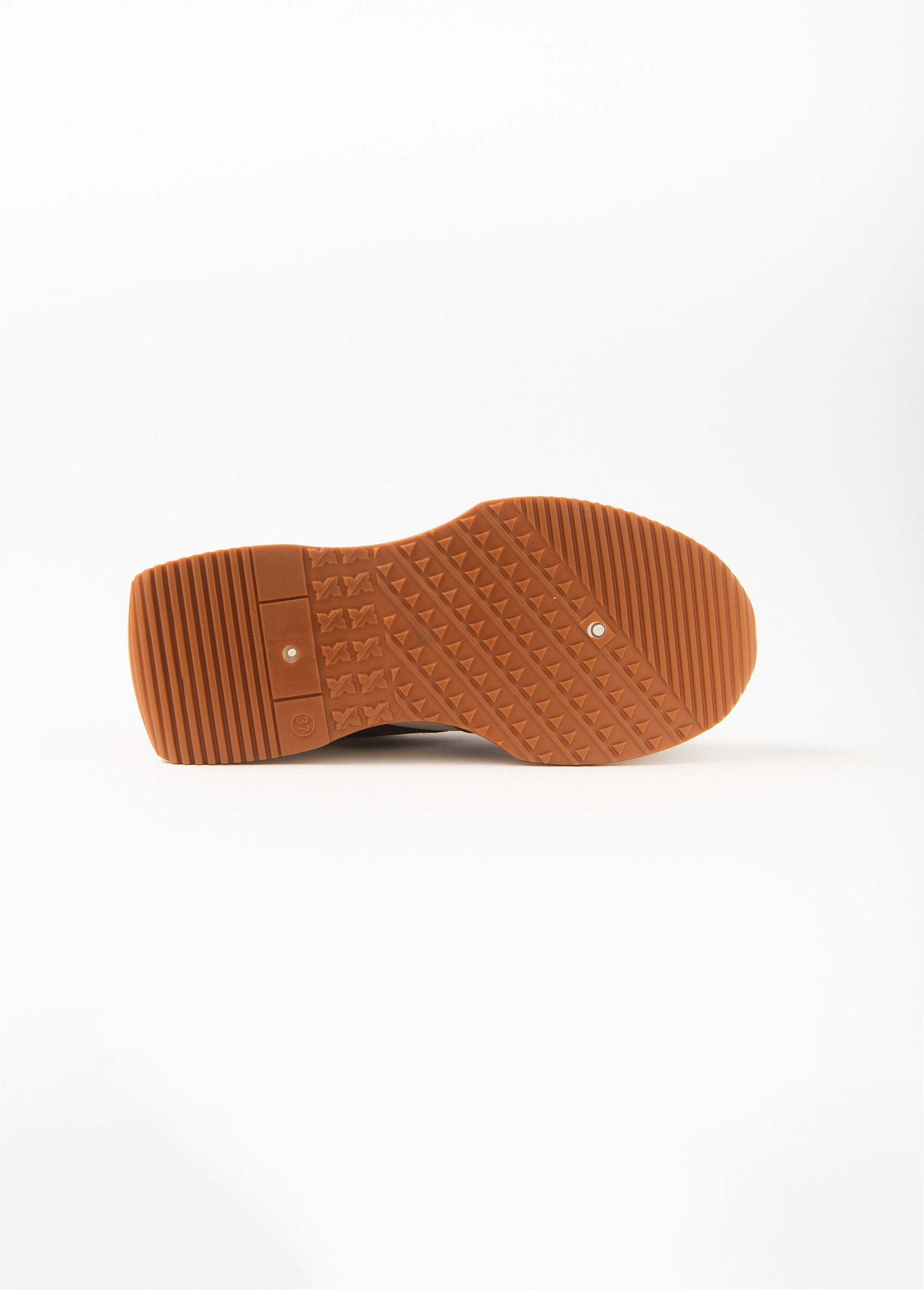 Scarpe_da_ginnastica_stringate_di_tendenza_con_suola_spessa_Blanc_UN1_slim