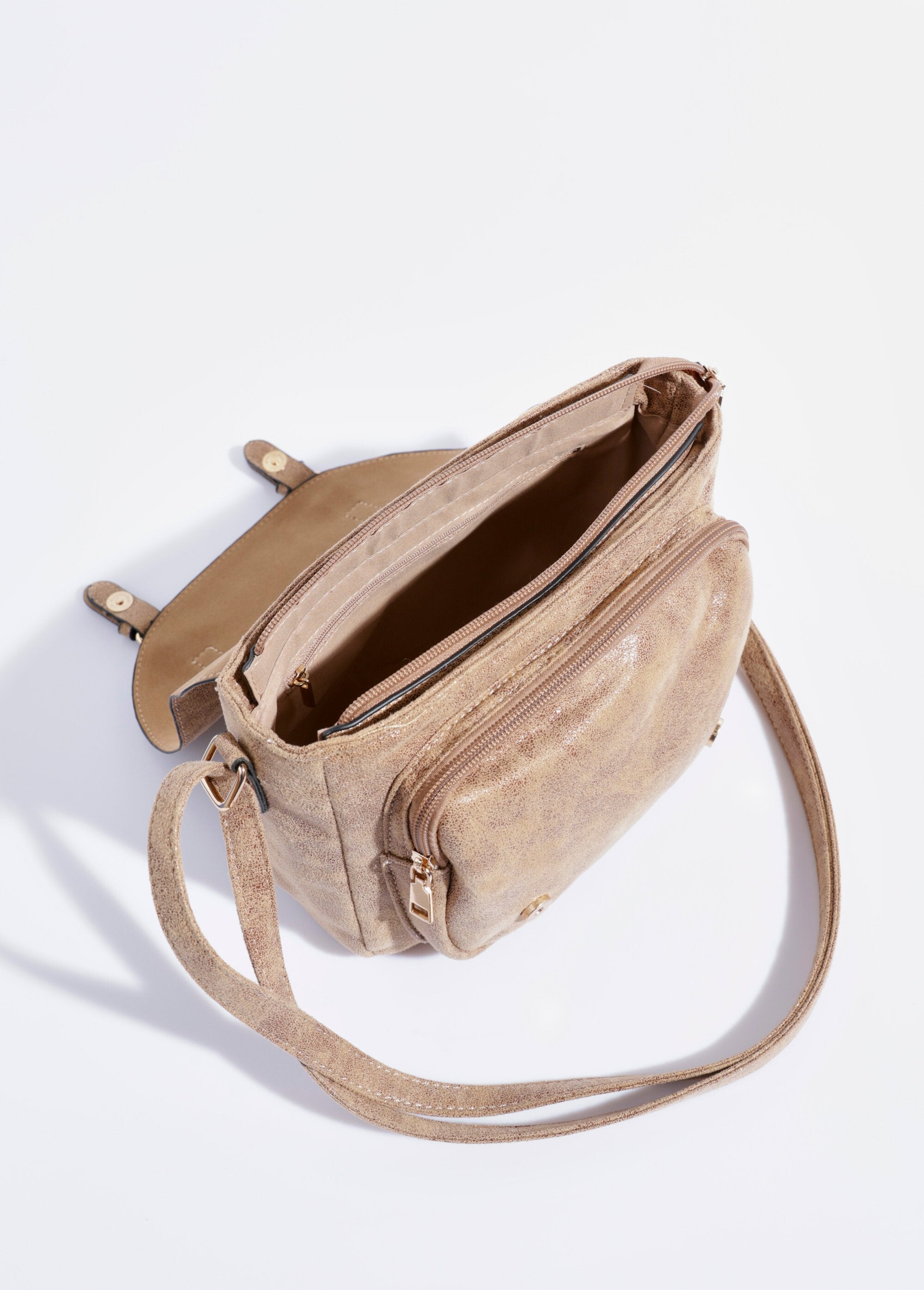 Borsa_a_tracolla_iridescente_con_patta_a_2_fibbie_Beige_DE1_slim
