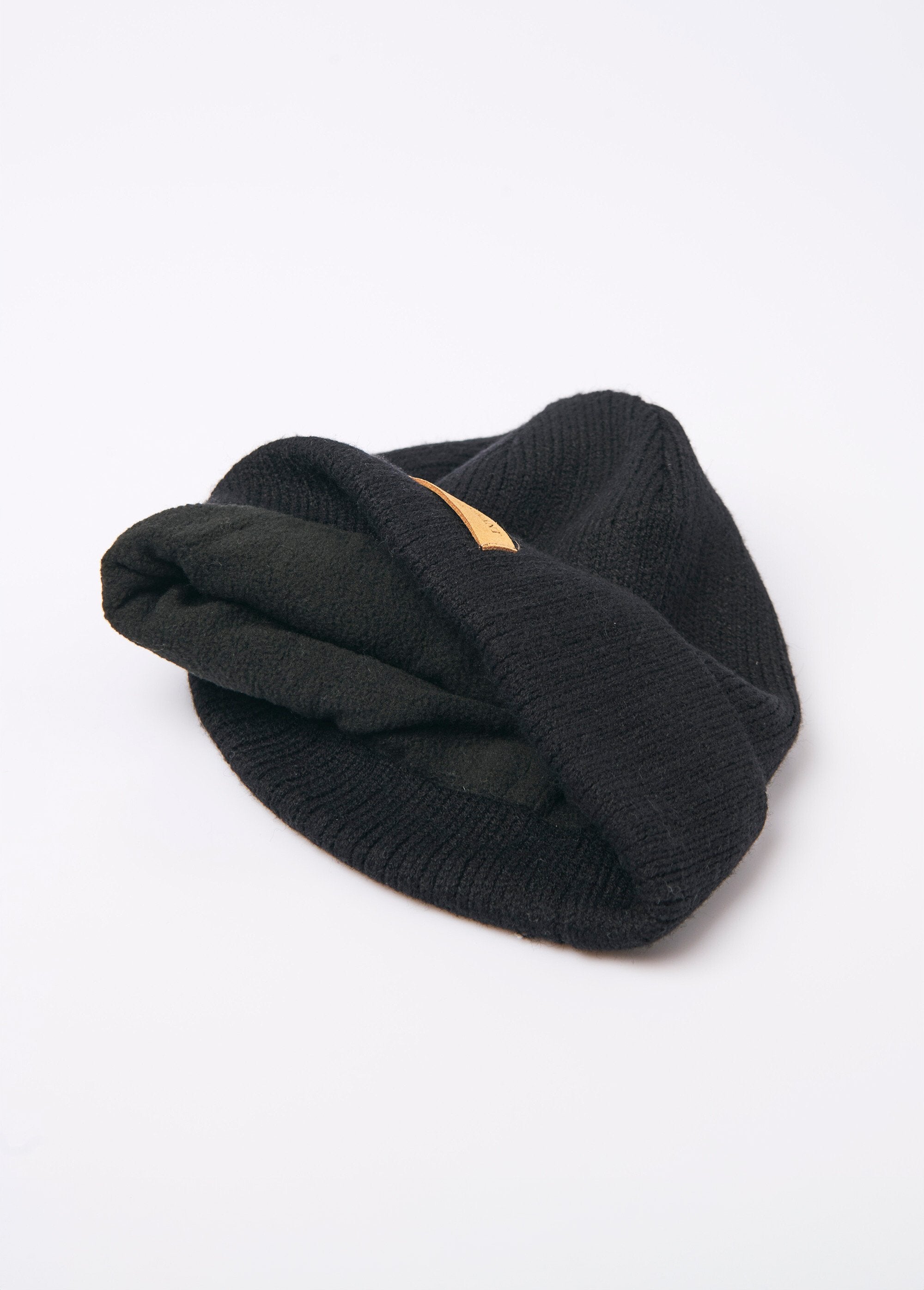 Caldo_cappello_in_maglia_con_fodera_in_pile_Noir_DE1_slim