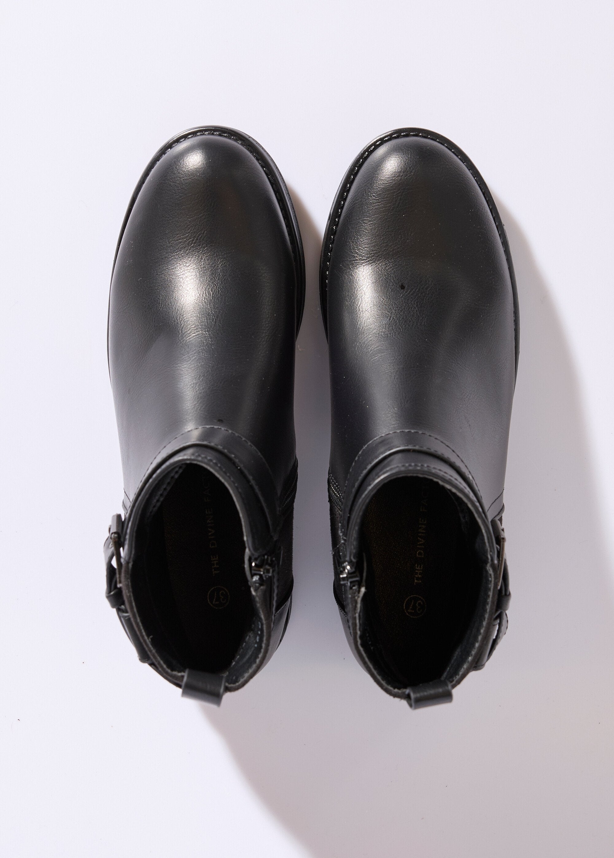 Stivali_in_bi-materiale_con_cinturino_alla_caviglia_Noir_OV1_slim