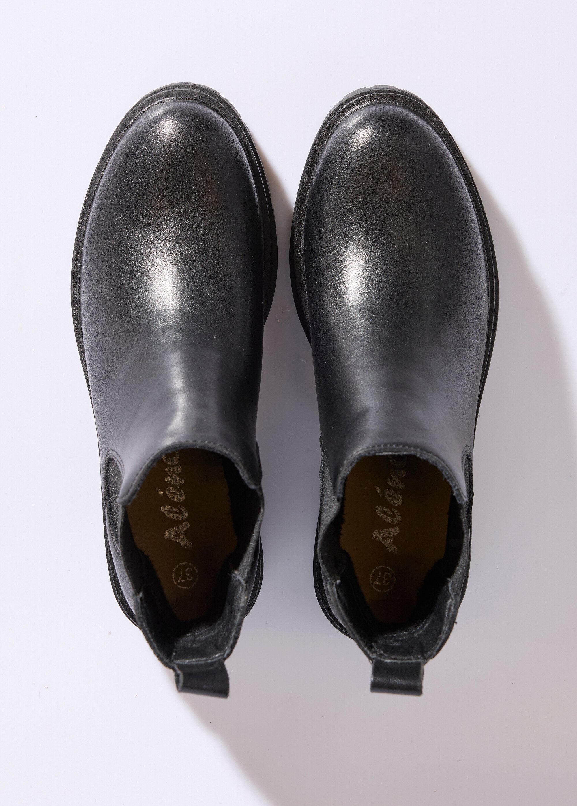 Stivali_Chelsea_in_pelle_con_suola_spessa_Noir_OV1_slim