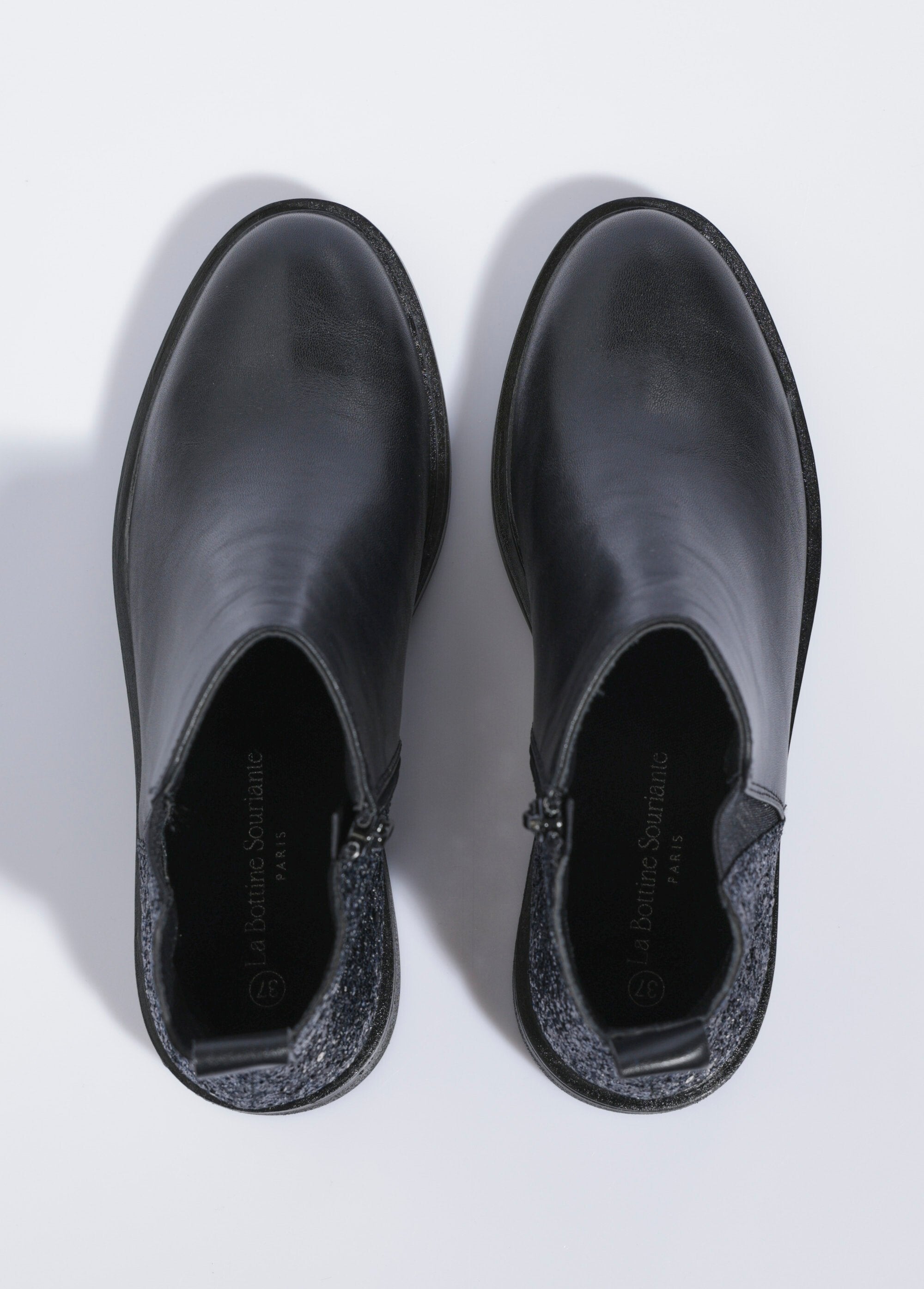 Stivali_Chelsea,_dettaglio_tacco_in_paillettes_Noir_OV1_slim