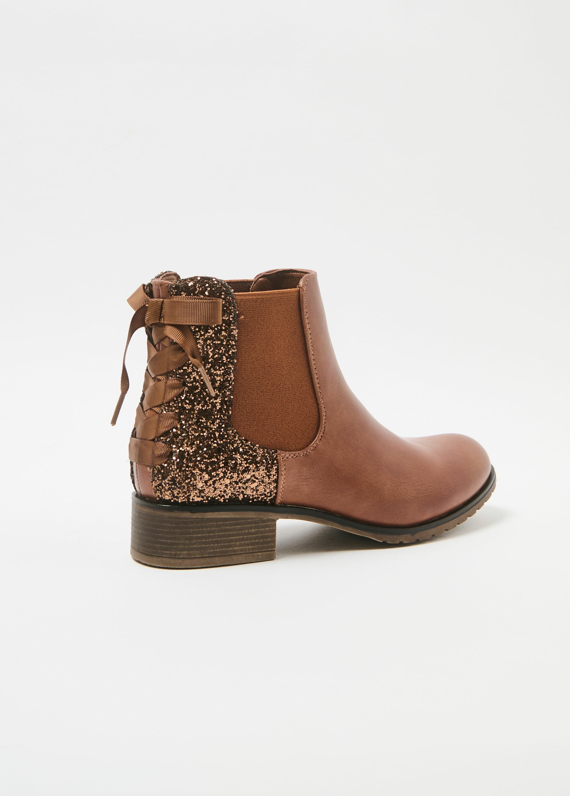 Stivali_Chelsea_con_tacco_e_fiocco_in_paillettes_Camel_DO1_slim