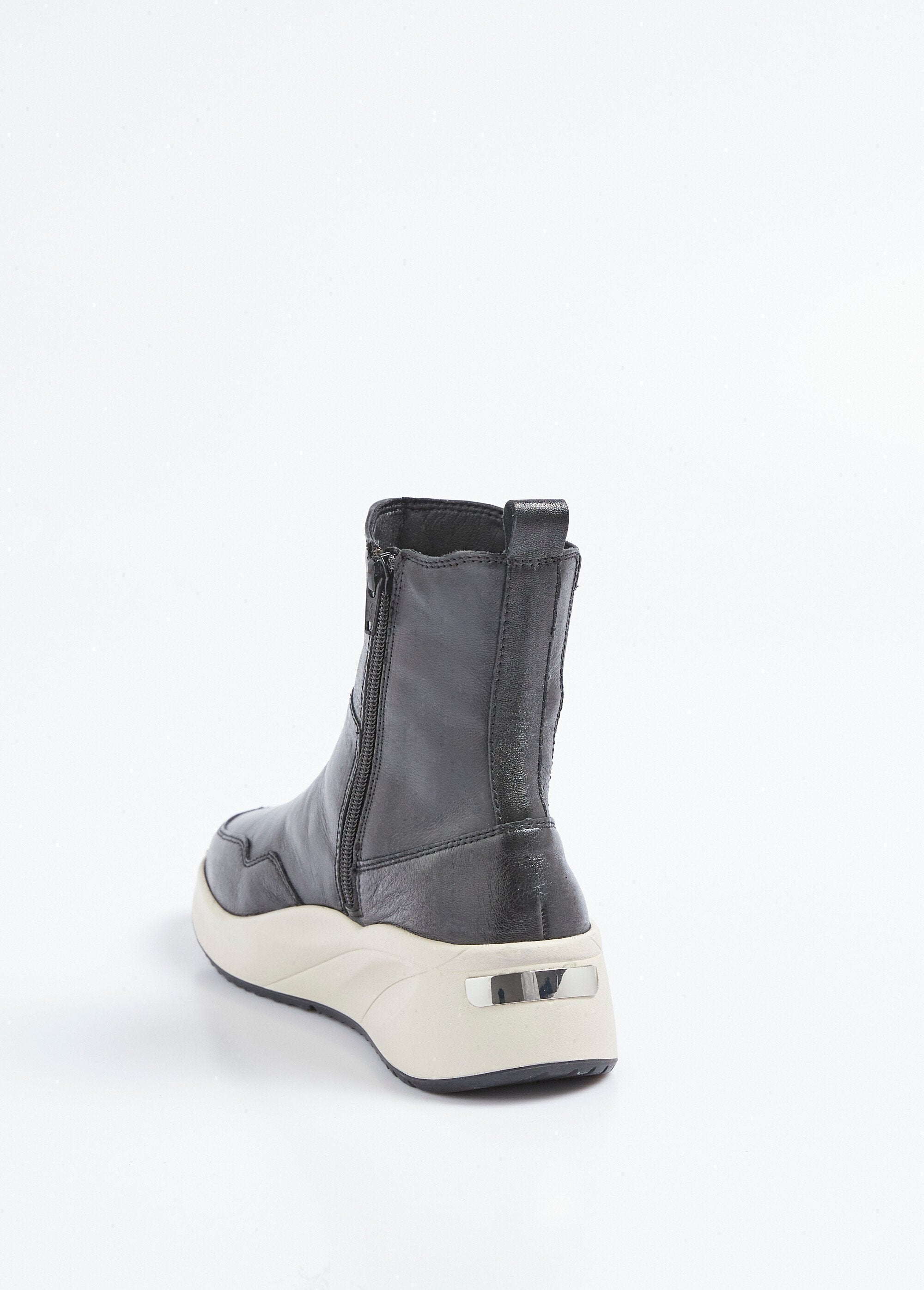 Stivali_sportivi_in_pelle_con_suola_spessa_Noir_DO1_slim