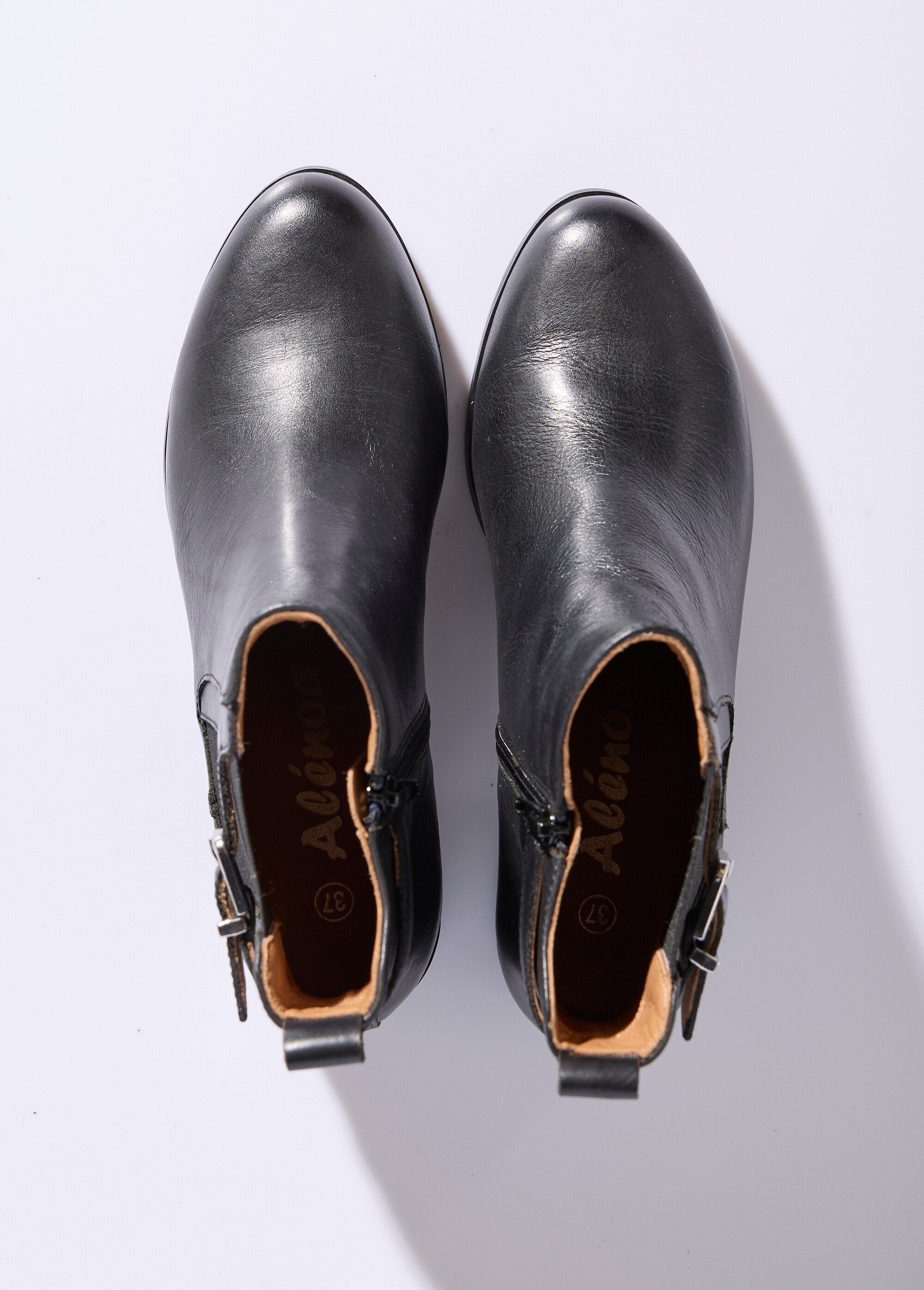 Stivali_in_pelle_con_tacco_stile_cavaliere_Noir_OV1_slim