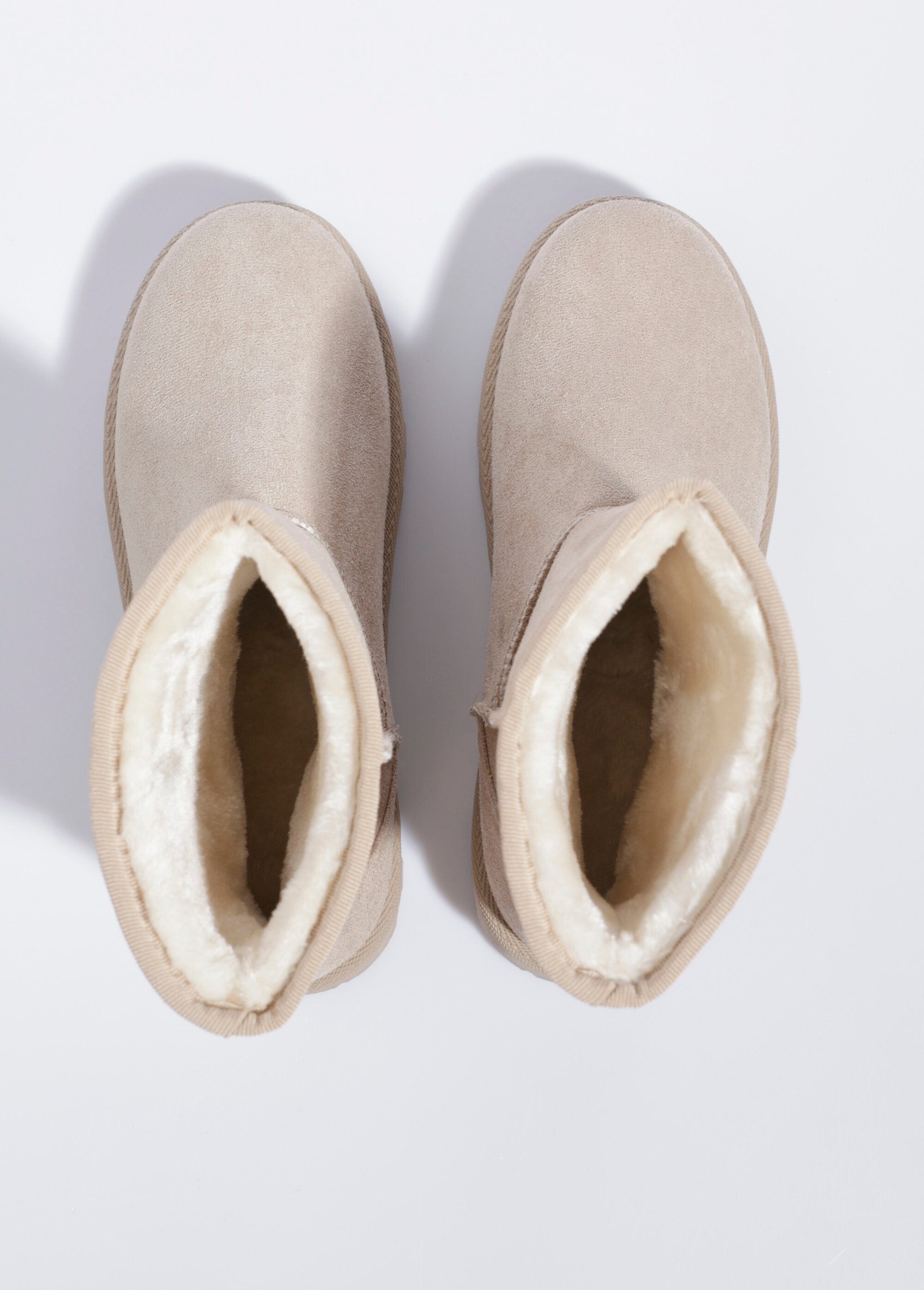 Stivali_con_fodera_calda_e_suola_con_plateau_Beige_OV1_slim