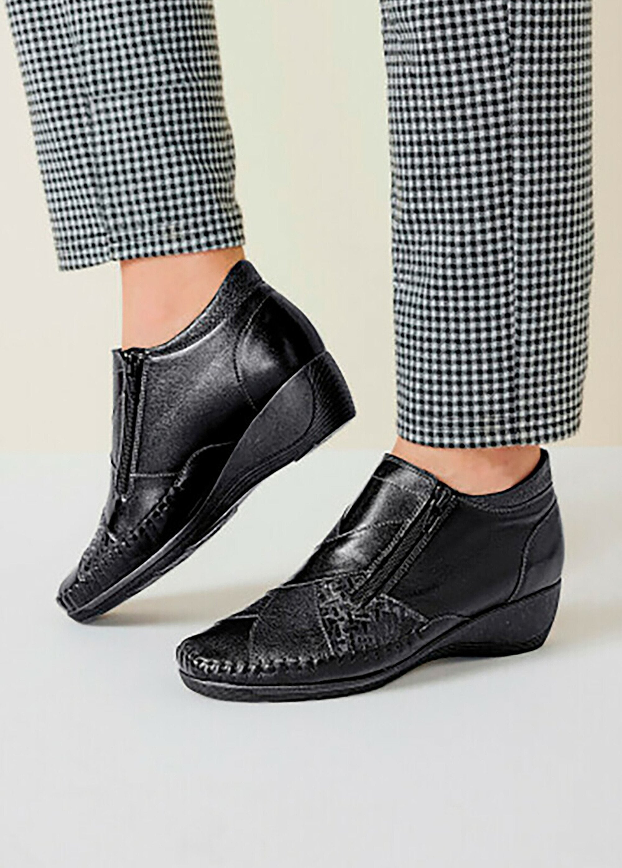 Stivali_in_pelle_con_cerniera_di_larghezza_comfort_Nero_SF1_slim