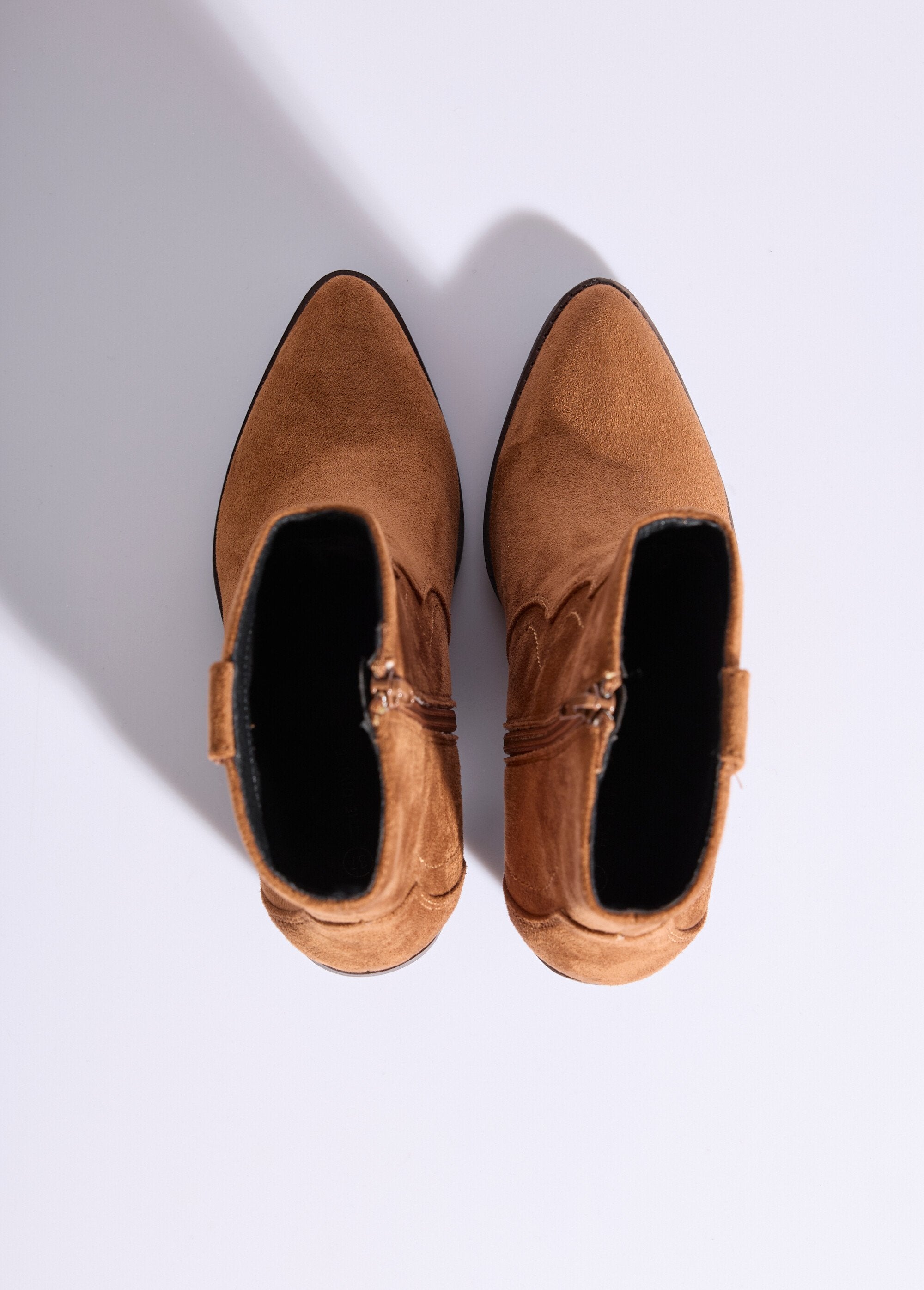 Stivali_western_a_punta,_tacco_smussato_Camel_OV1_slim