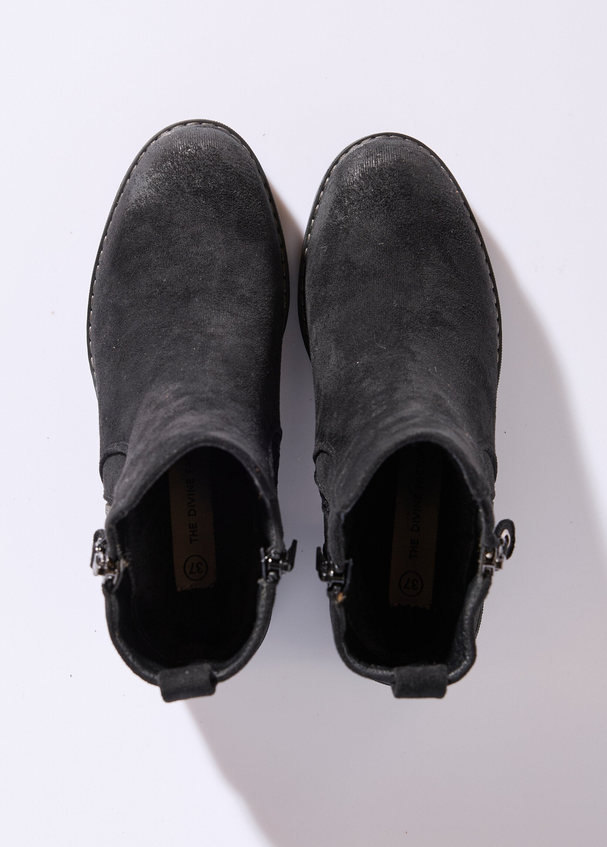 Stivali_con_cerniera_con_tacco_e_punta_effetto_usato_Noir_OV1_slim