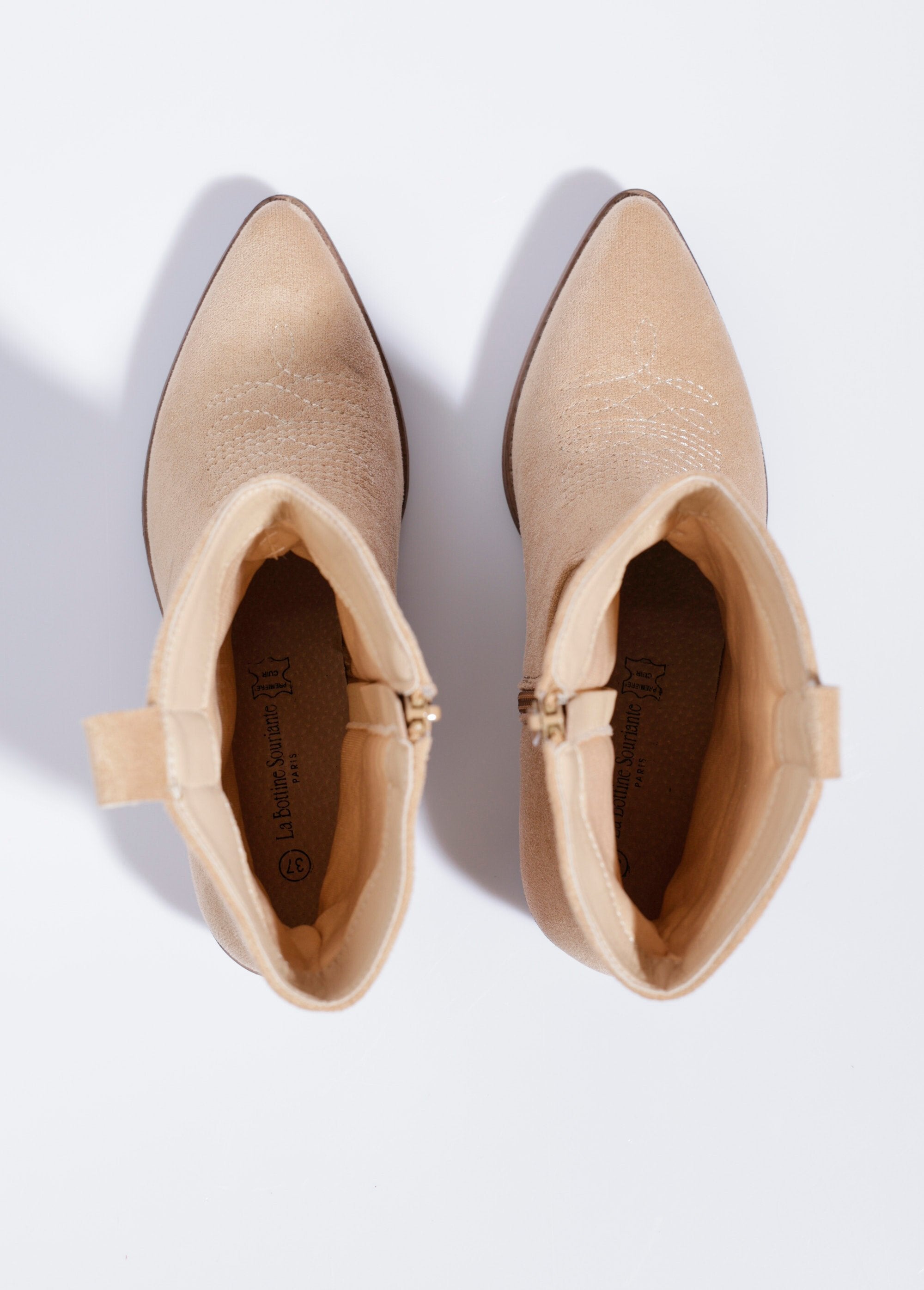 Stivaletti_in_pelle_scamosciata_con_tacco_in_stile_western_Beige_OV1_slim