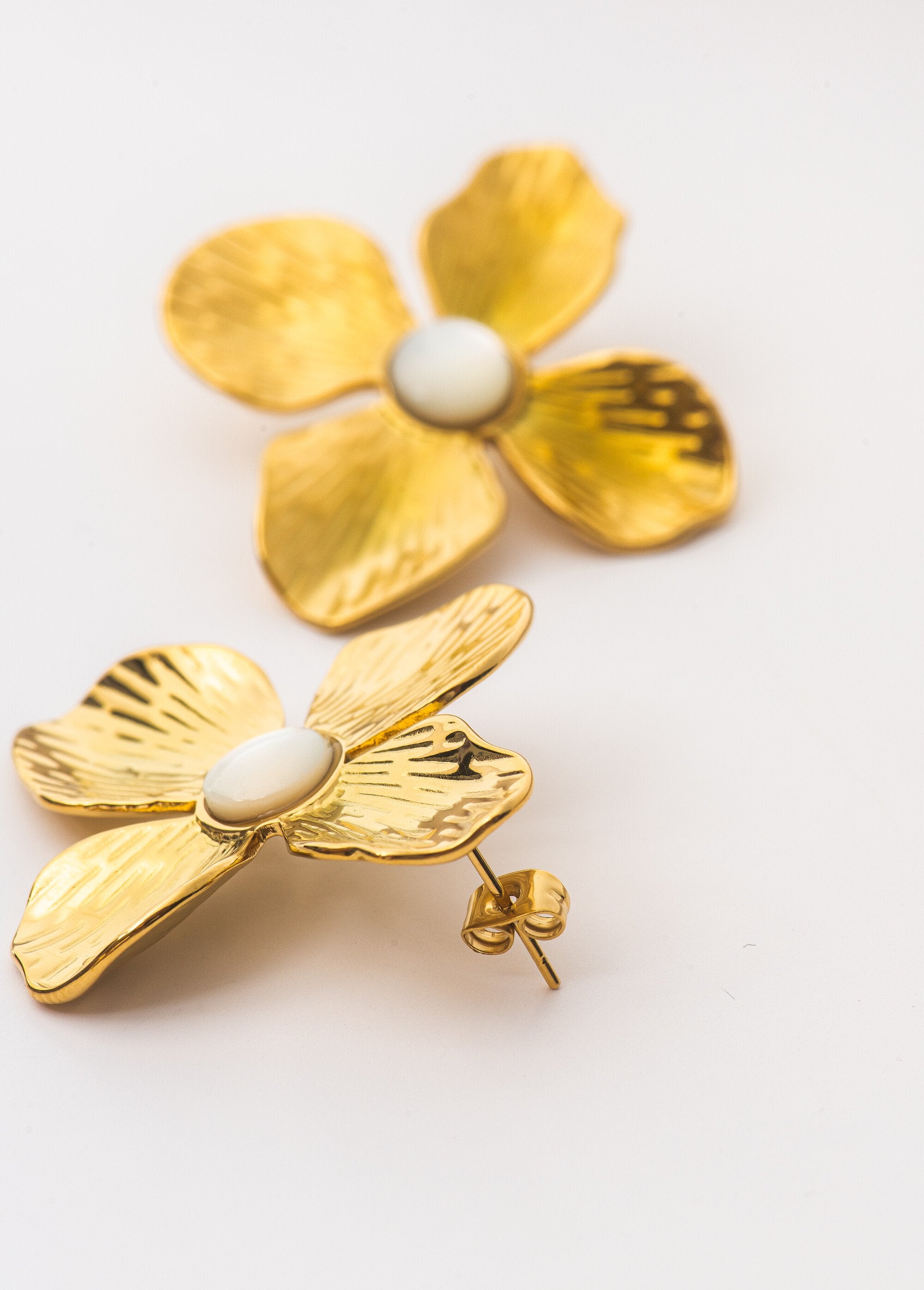 Orecchini_in_acciaio_a_forma_di_fiore_Dore_DE2_slim