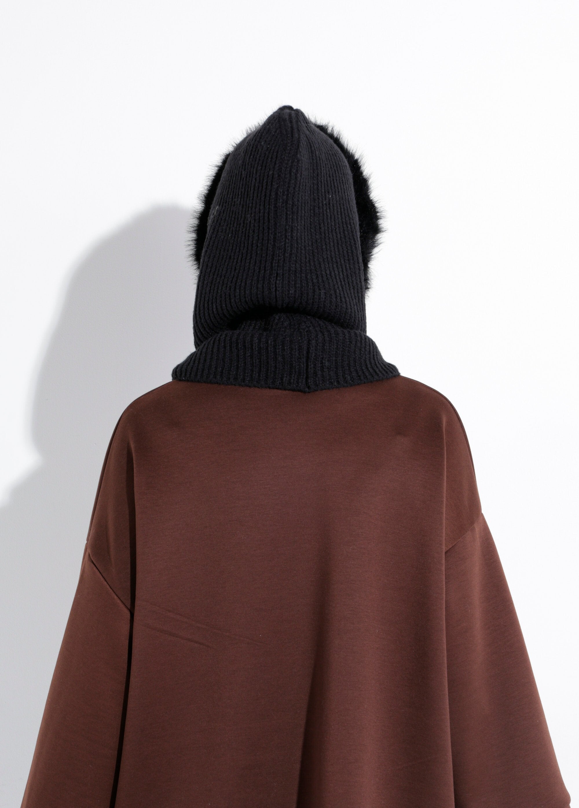 Passamontagna_in_rete,_bordo_in_pelliccia_Noir_DO1_slim