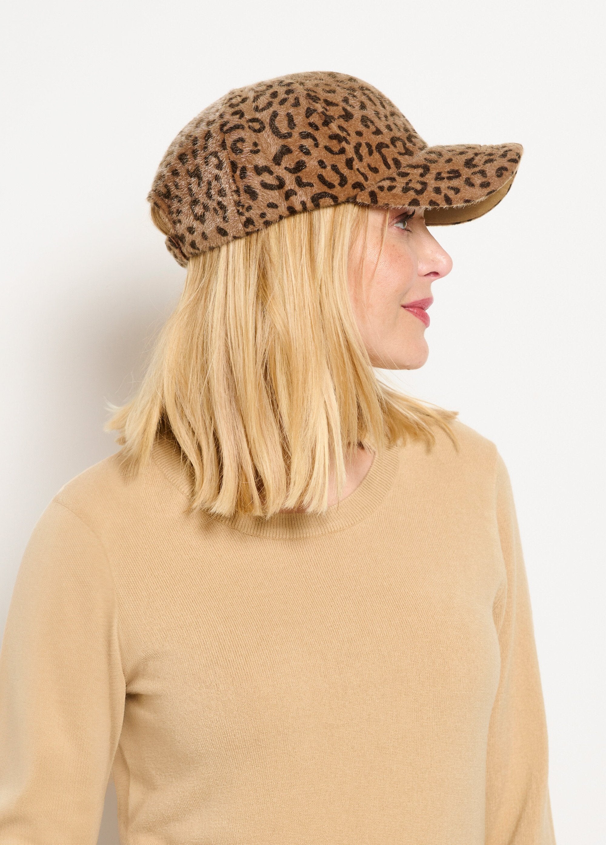 Berretto_in_pelliccia_sintetica_leopardata_Leopard_DR1_slim