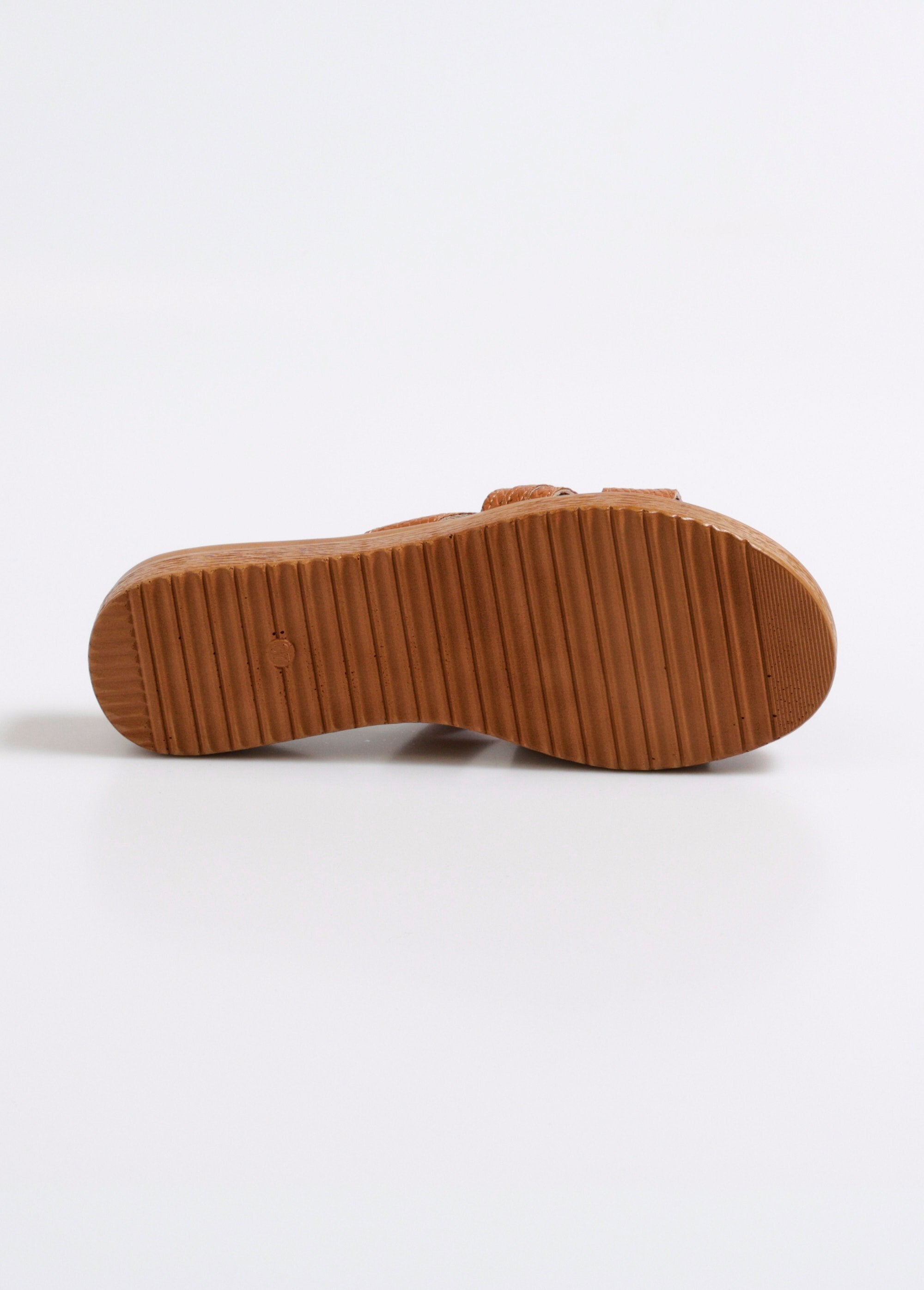 Mules_in_similpelle_a_spina_di_pesce_con_dettagli_in_metallo_Camel_UN1_slim