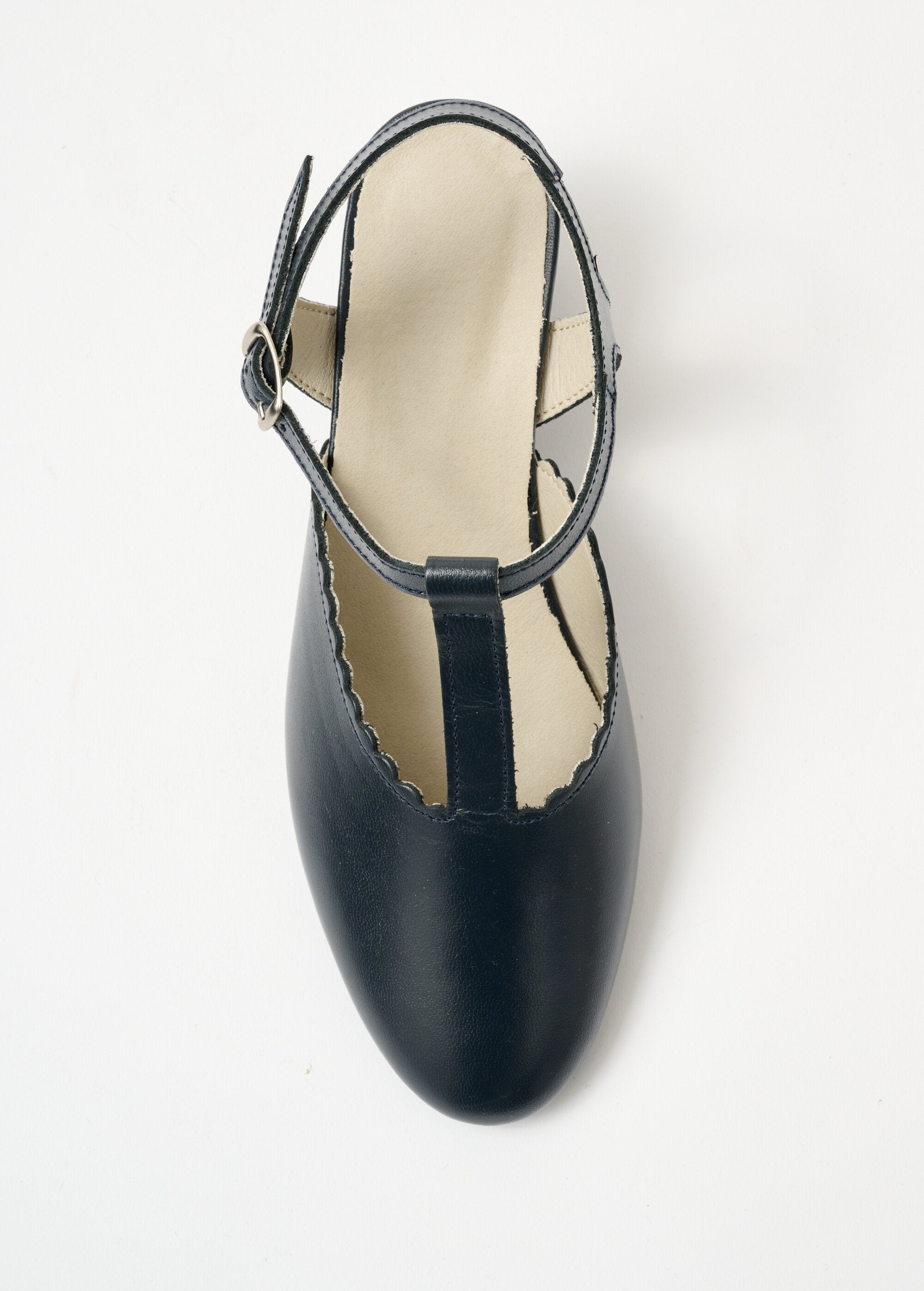 Décolleté_in_pelle_con_tacco_alto_di_larghezza_confortevole_Marino_OV1_slim