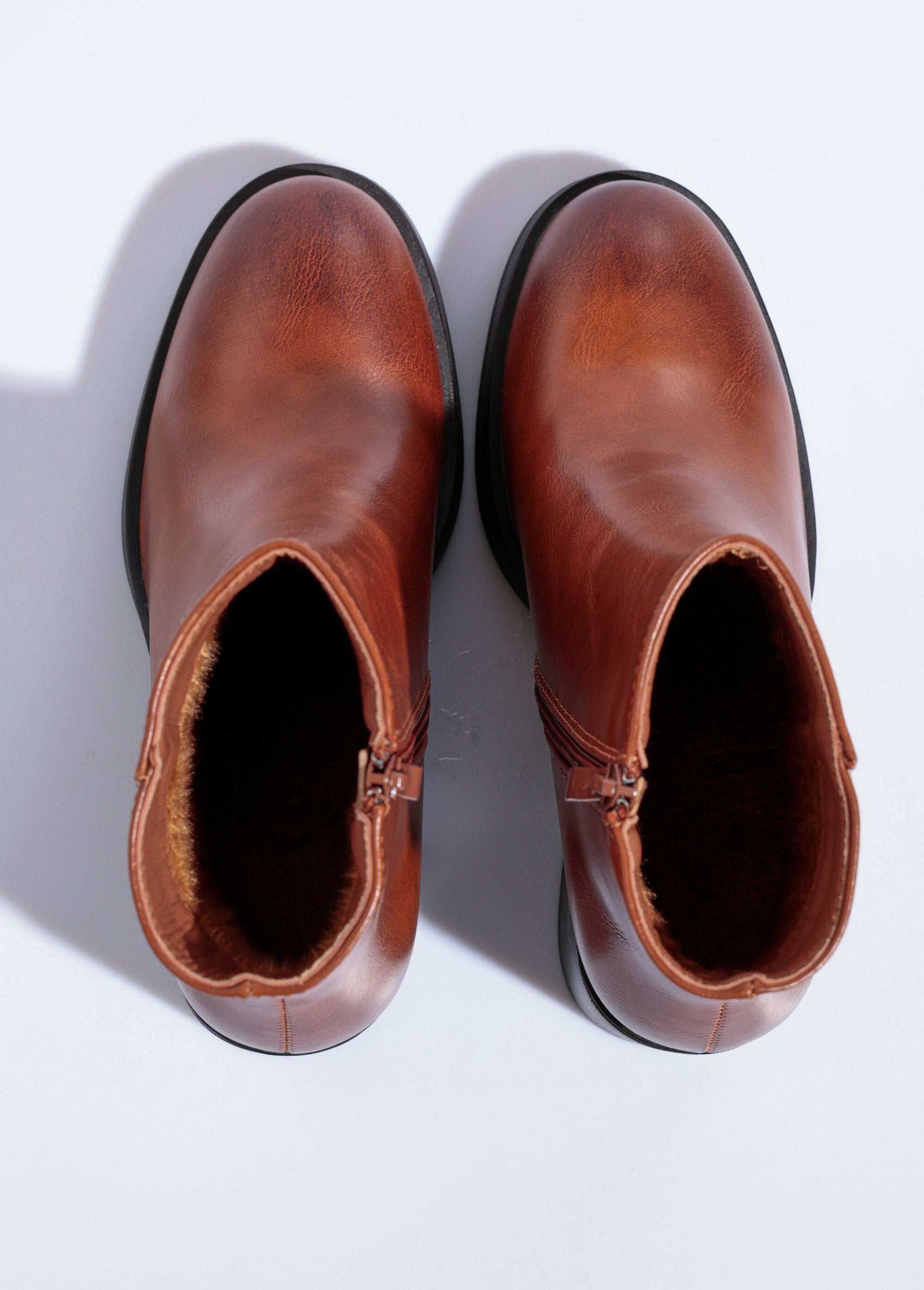 Stivali_con_tacco_a_punta_tonda,_suola_spessa_Camel_OV1_slim