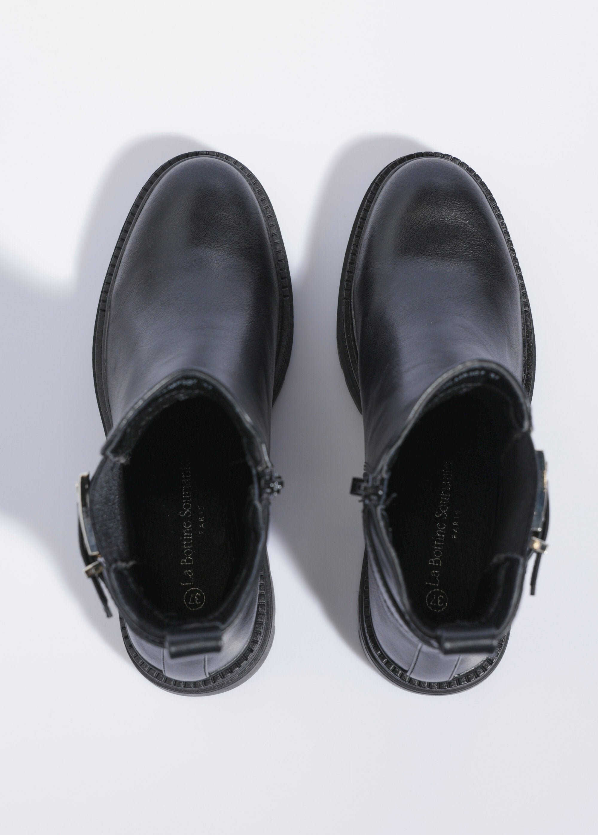 Stivali_Chelsea_con_suola_dentellata_e_fibbia_Noir_OV1_slim