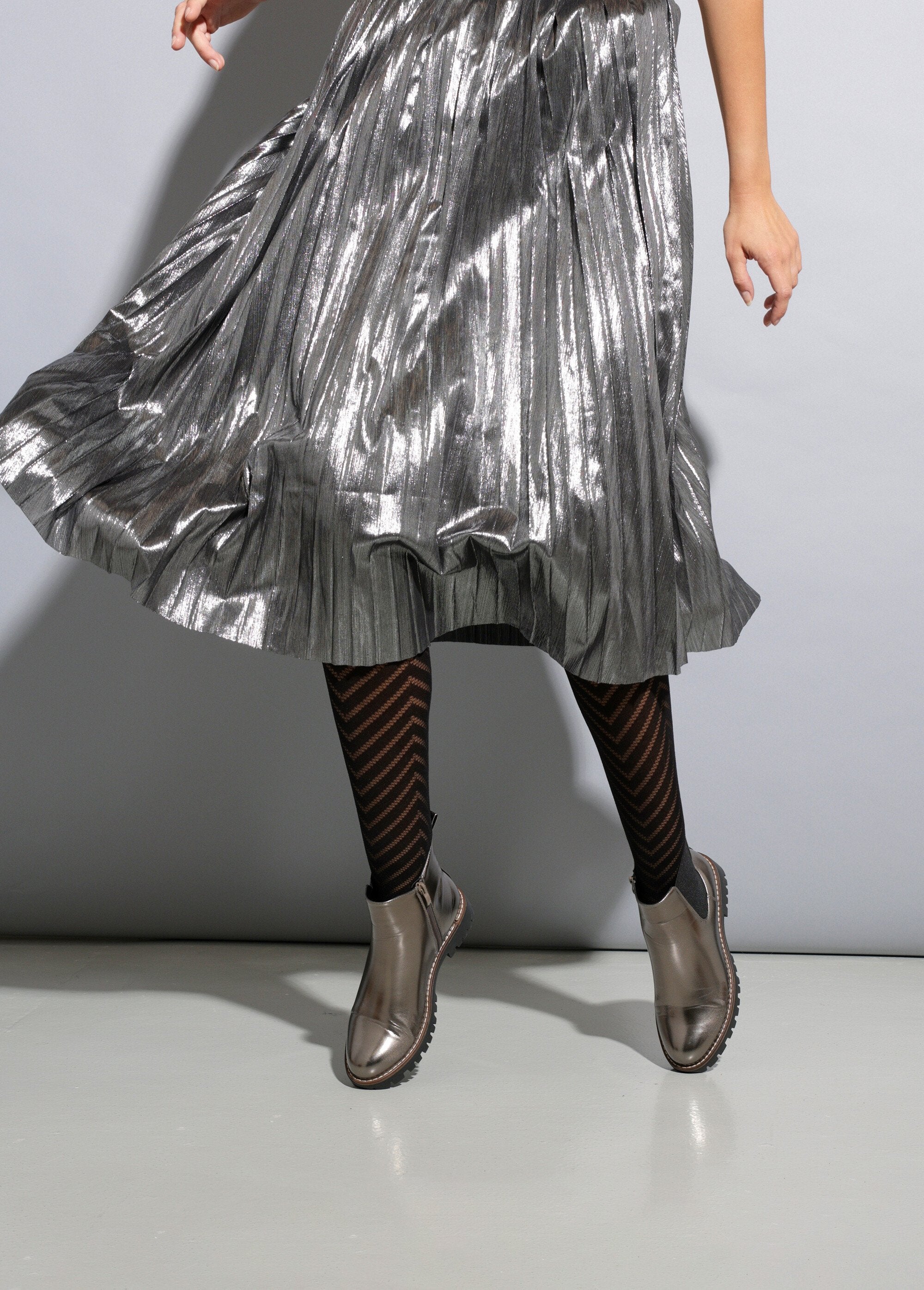 Stivali_Chelsea_con_comoda_suola_dentellata_Gris_SF1_slim