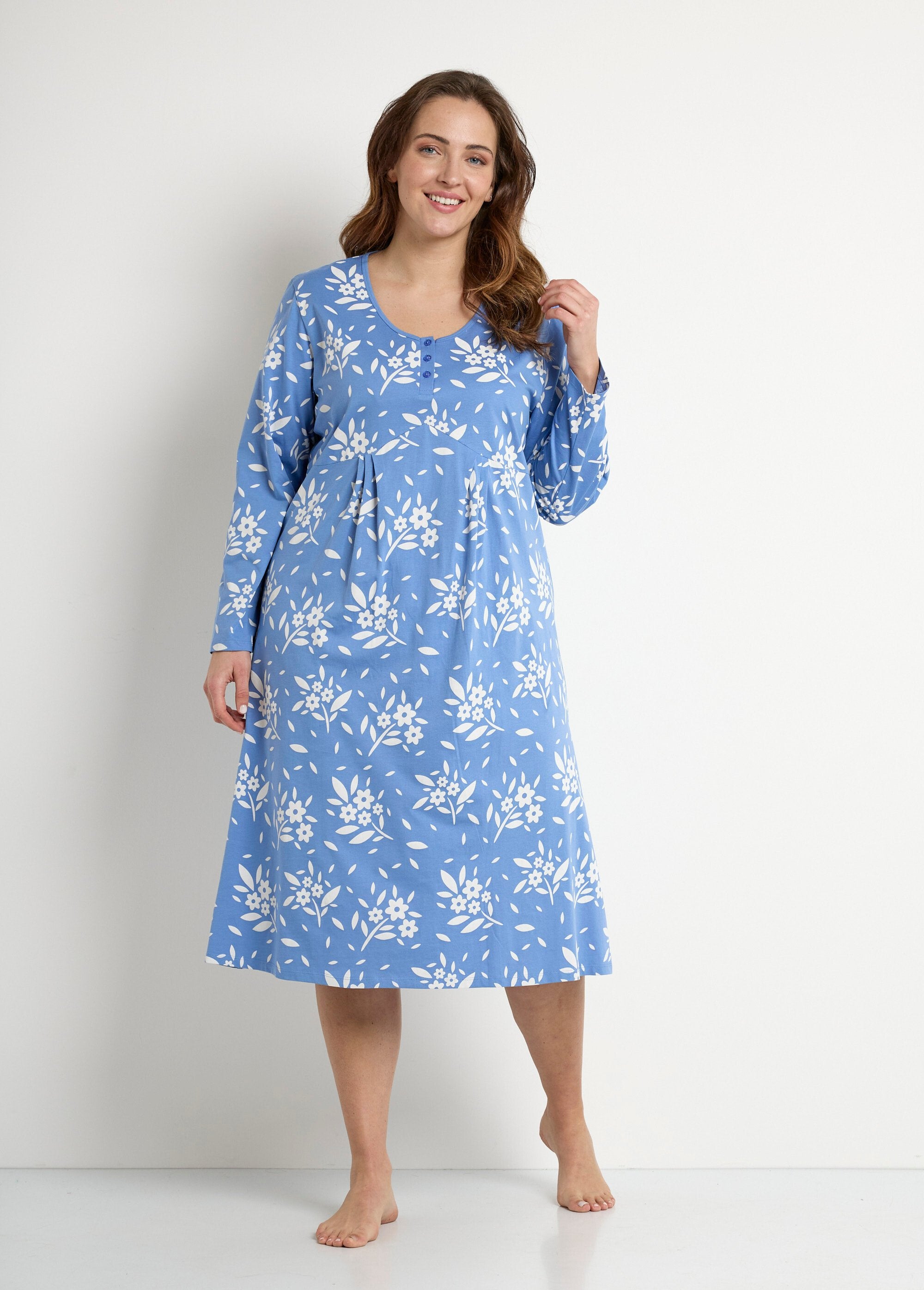 Camicia_da_notte_abbottonata_in_cotone_floreale_di_media_lunghezza_Bleu_FA1_curvy