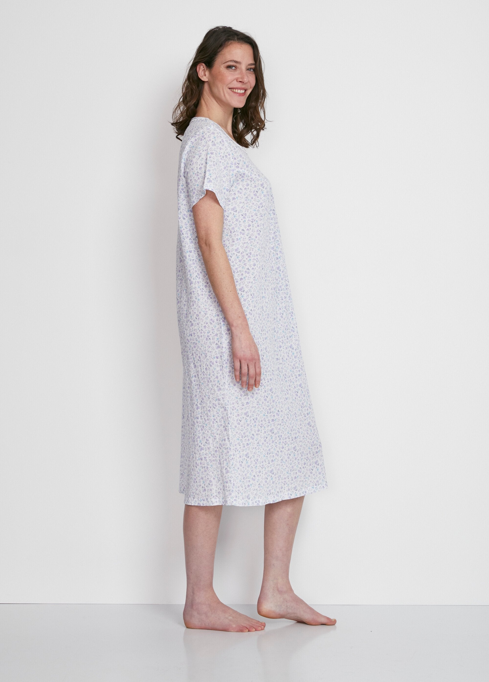 Camicia_da_notte_in_guipure_fantasia_floreale_Lilla_e_blu_DR1_slim