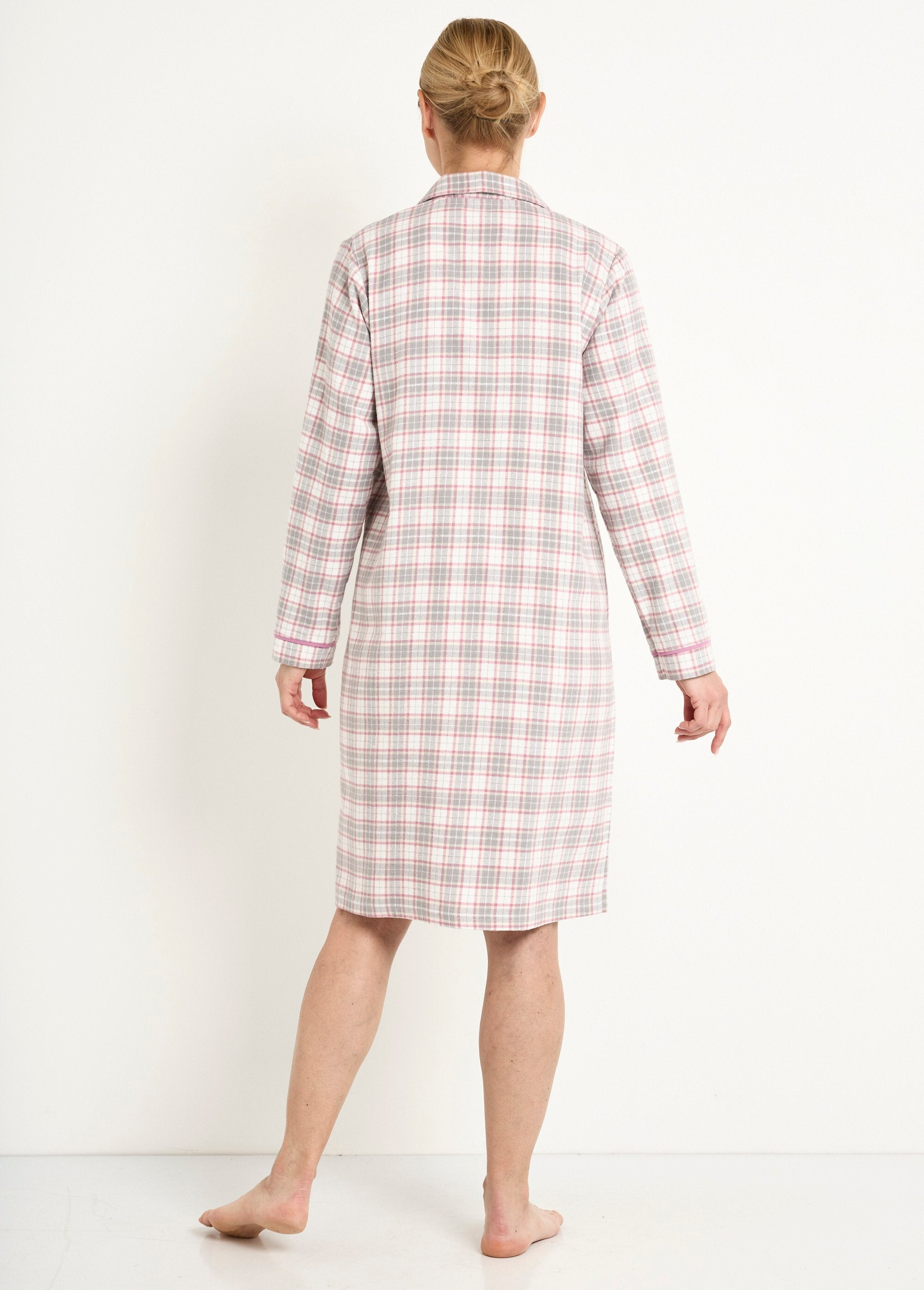 Camicia_da_notte_in_flanella_a_quadri_in_cotone_spazzolato_Ecossais_gris_DO1_slim
