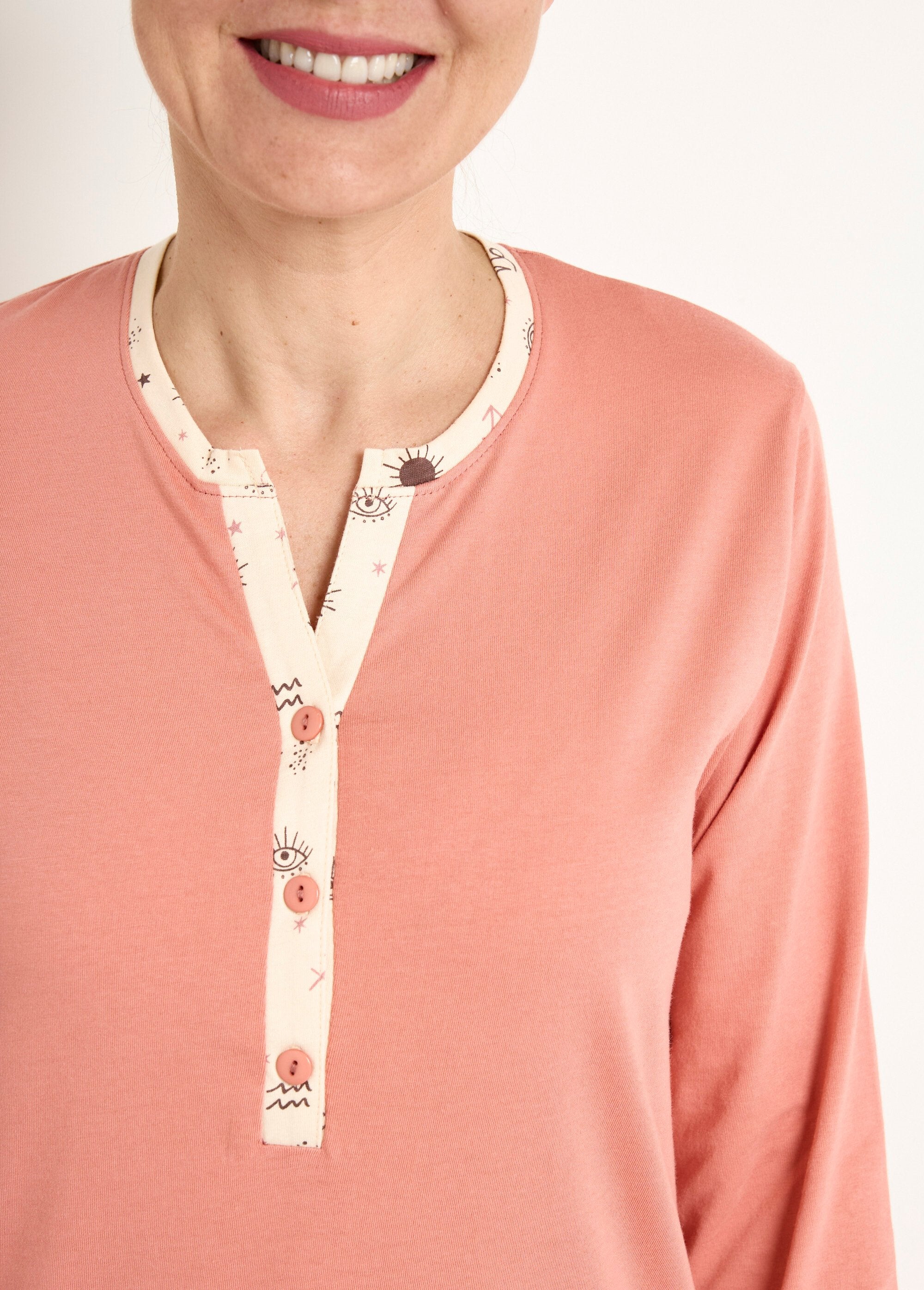 Camicia_da_notte_abbottonata_in_cotone_di_media_lunghezza_Terracotta_DE1_slim
