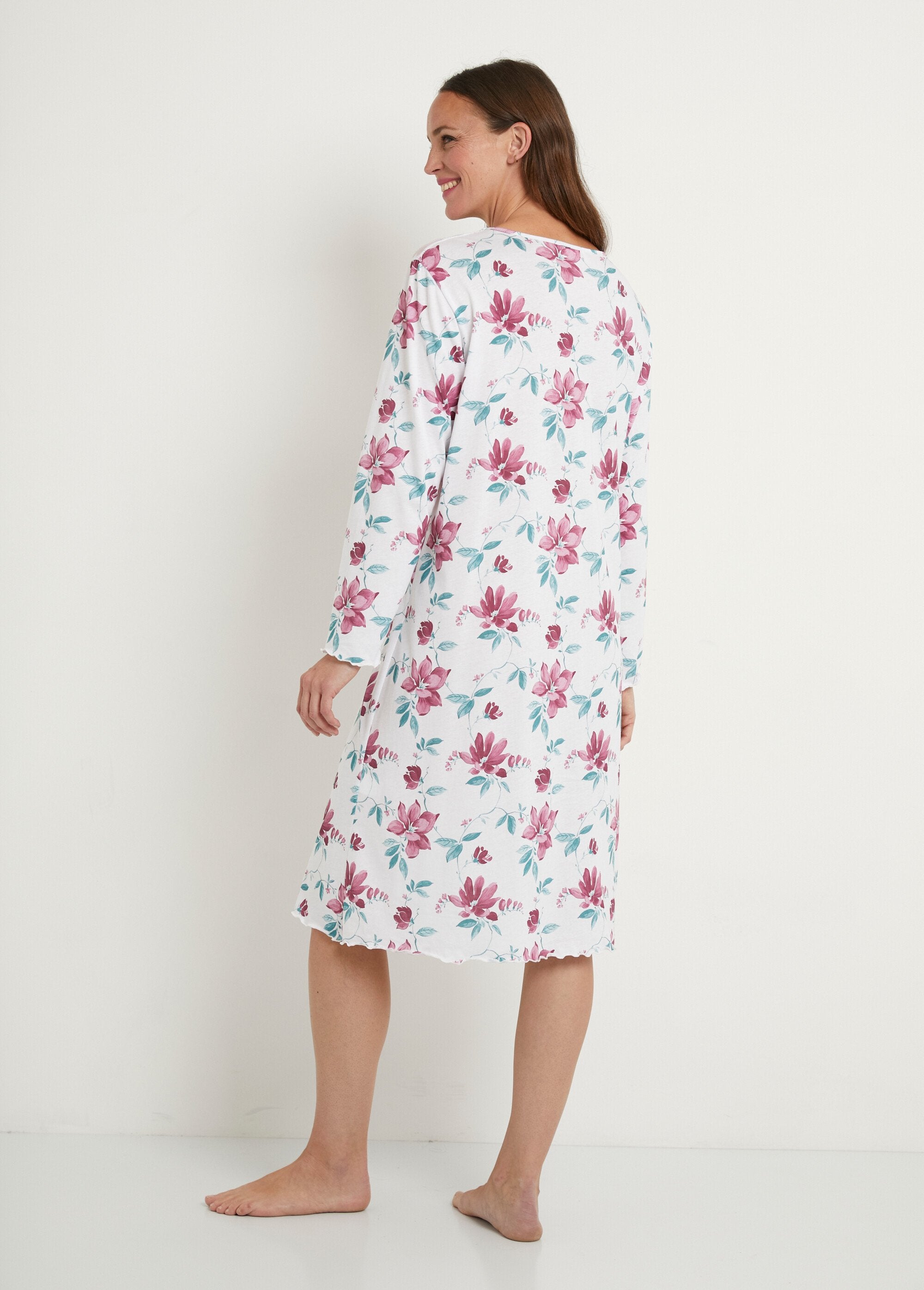 Camicia_da_notte_in_cotone_e_pizzo_di_media_lunghezza_Imprime_rose_DO1_slim