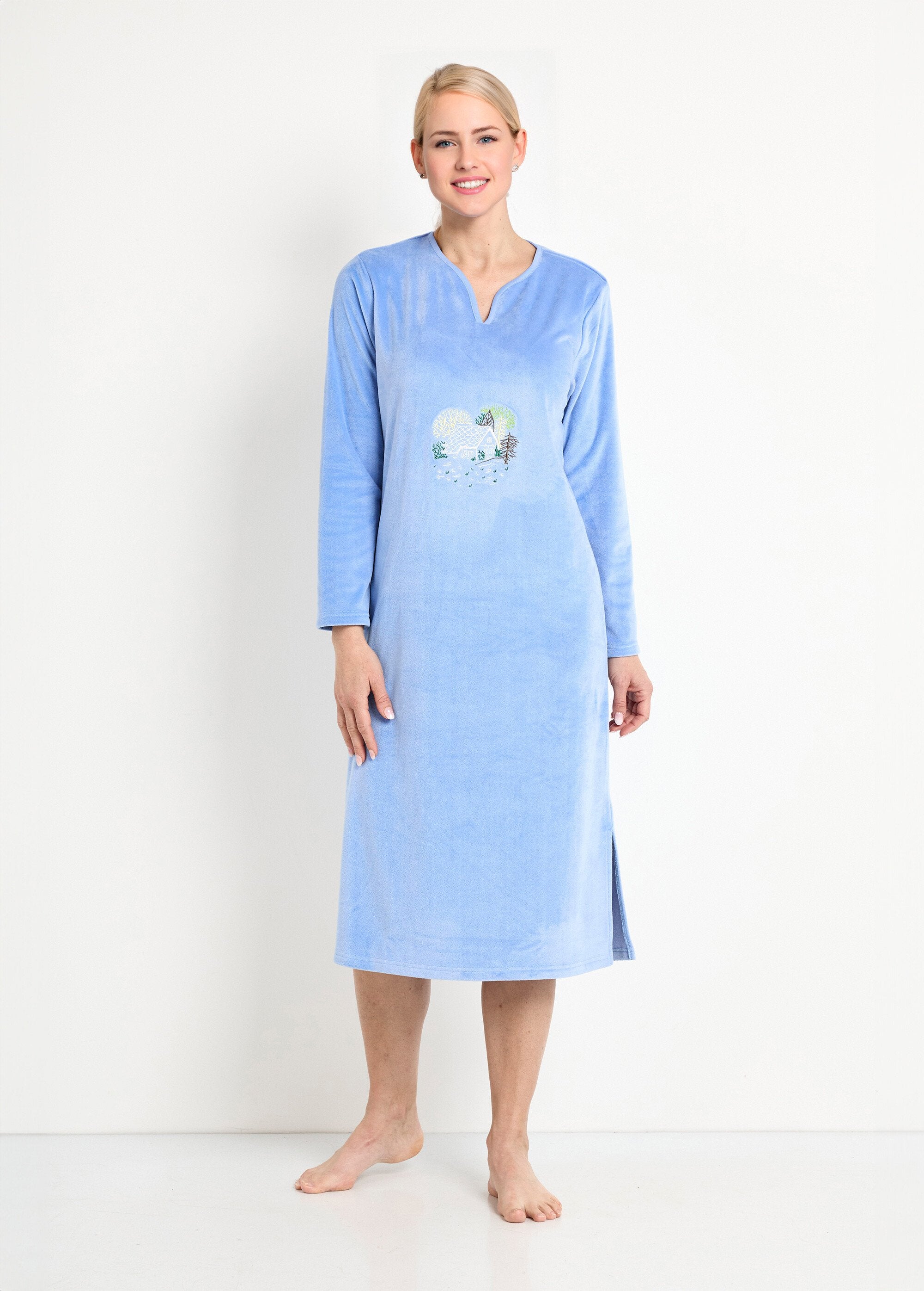 Camicia_da_notte_in_pile_ricamata_di_media_lunghezza_Indigo_FA1_slim