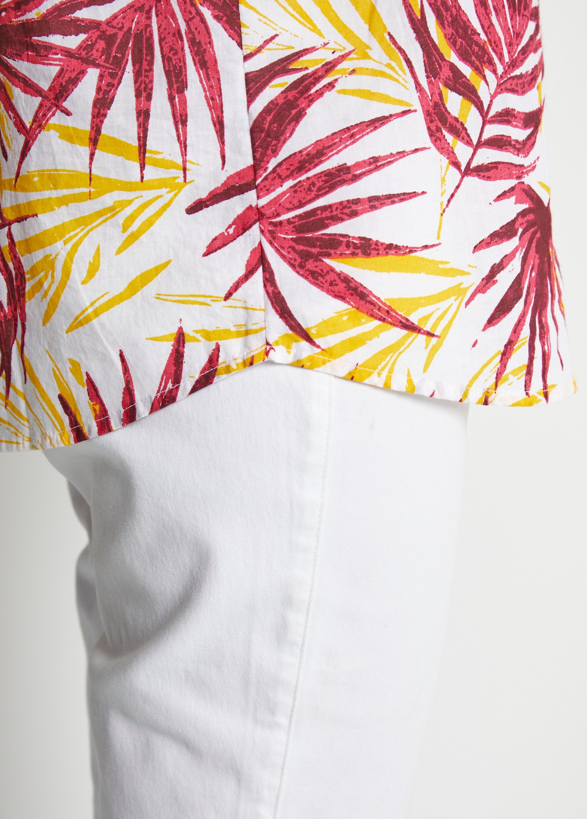 Camicetta_lunga_in_cotone_stampato_con_bottoni_Imprime_rouge_DE5_slim