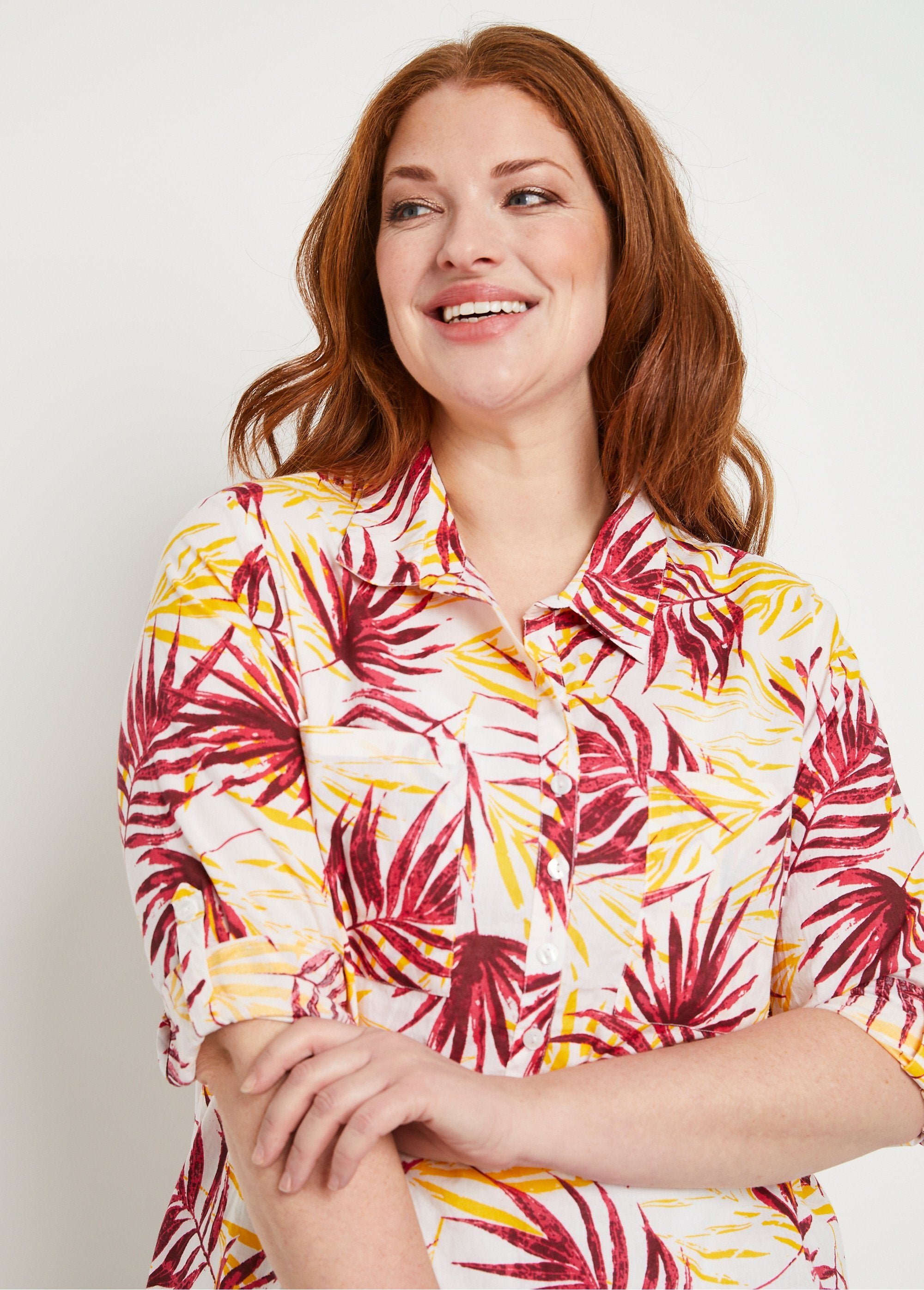 Camicetta_lunga_in_cotone_stampato_con_bottoni_Imprime_rouge_DE1_curvy