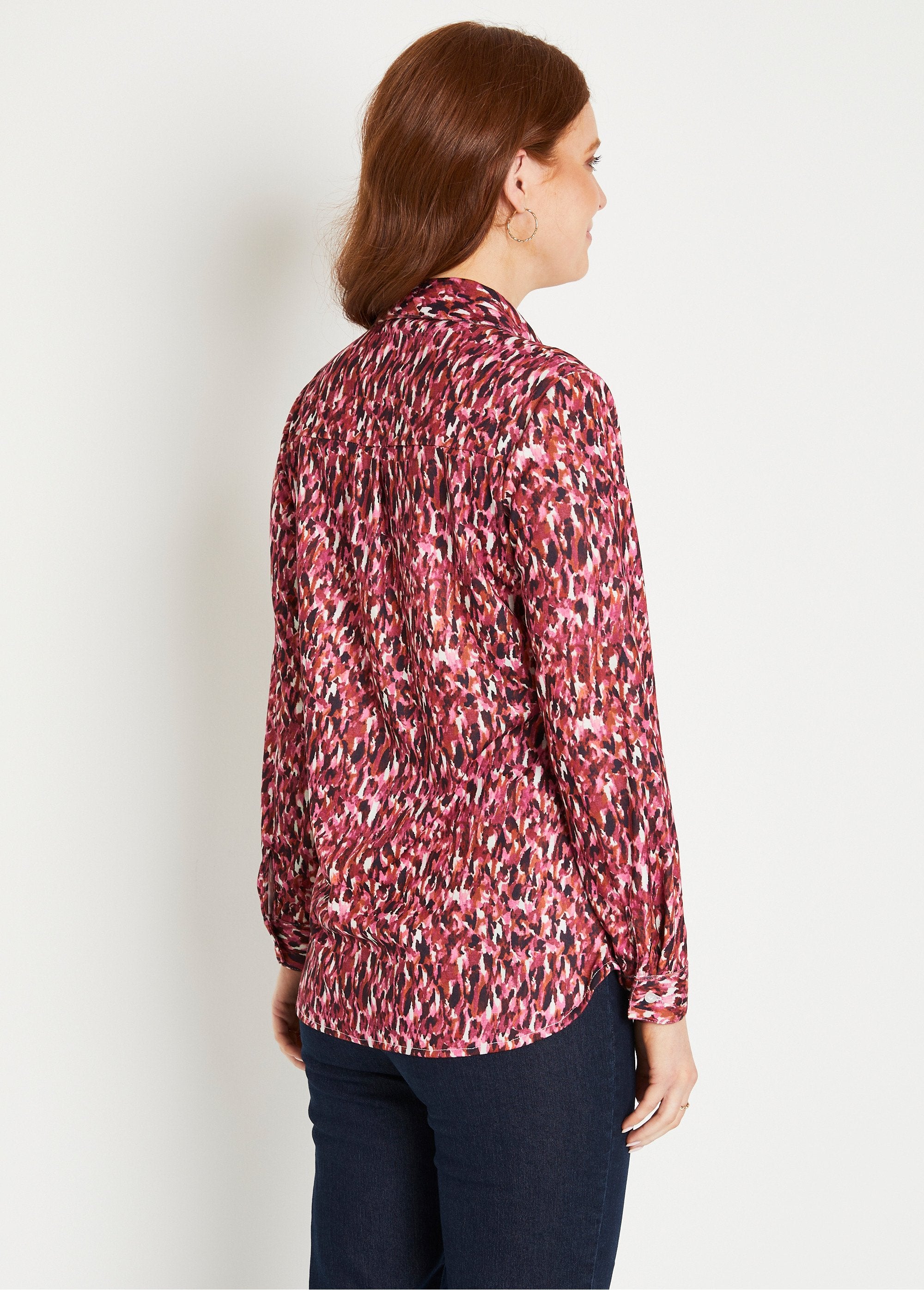 Camicetta_lunga_con_bottoni_in_calda_maglia_grafica_Rose_DO1_slim