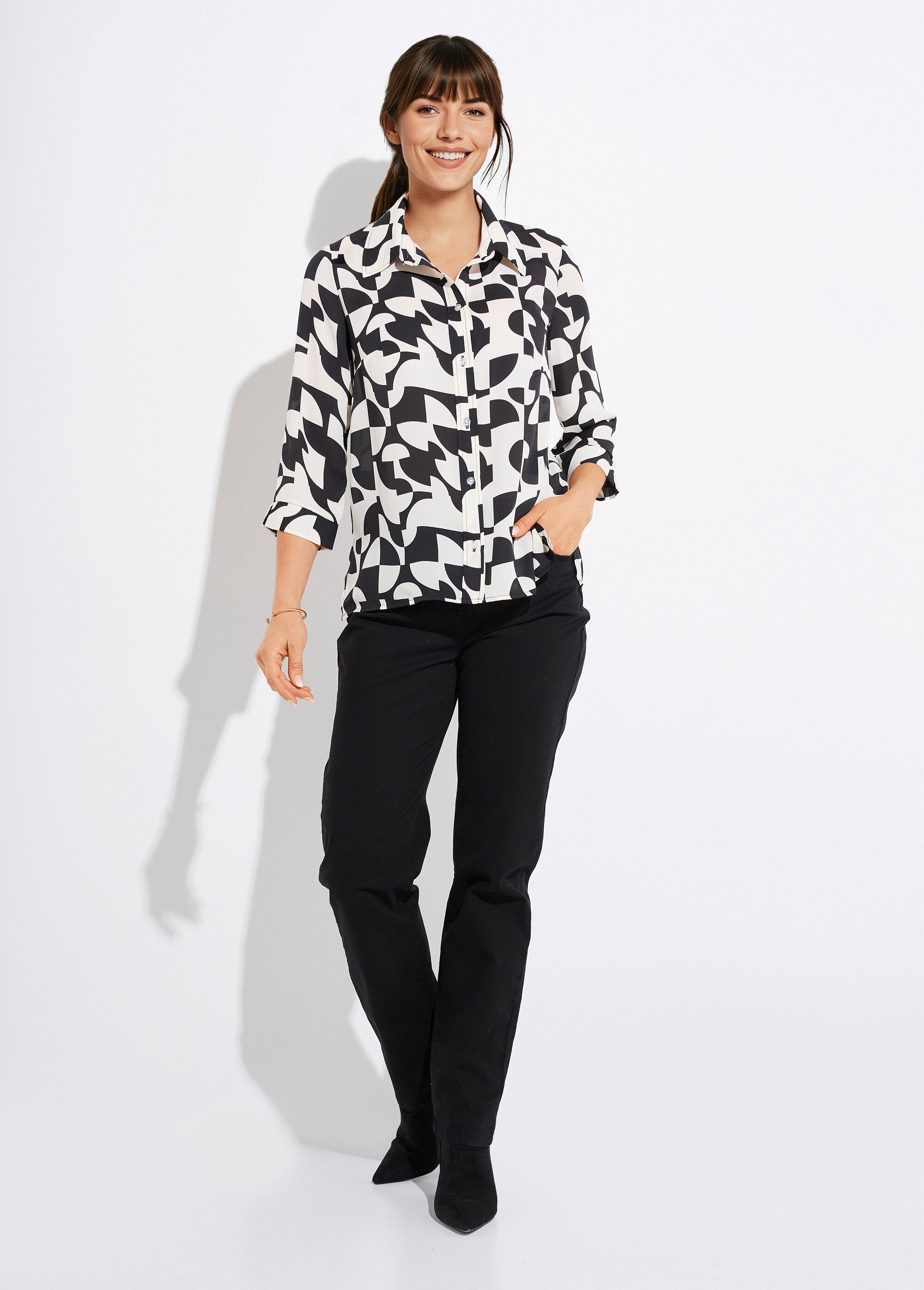 Camicetta_button-down_con_stampa_grafica_e_maniche_a_3/4_Noir_et_ecru_SF1_slim