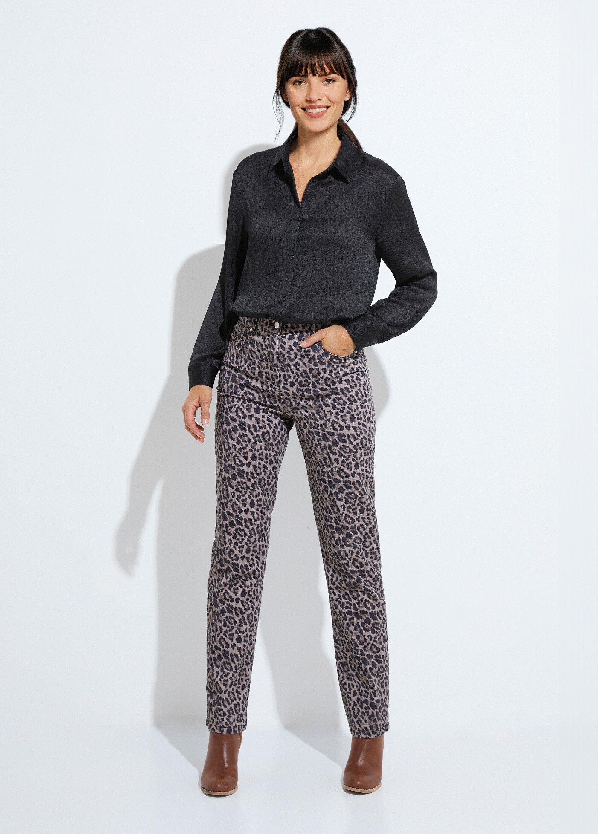 Camicetta_button-down_in_raso_a_maniche_lunghe_Noir_SF1_slim