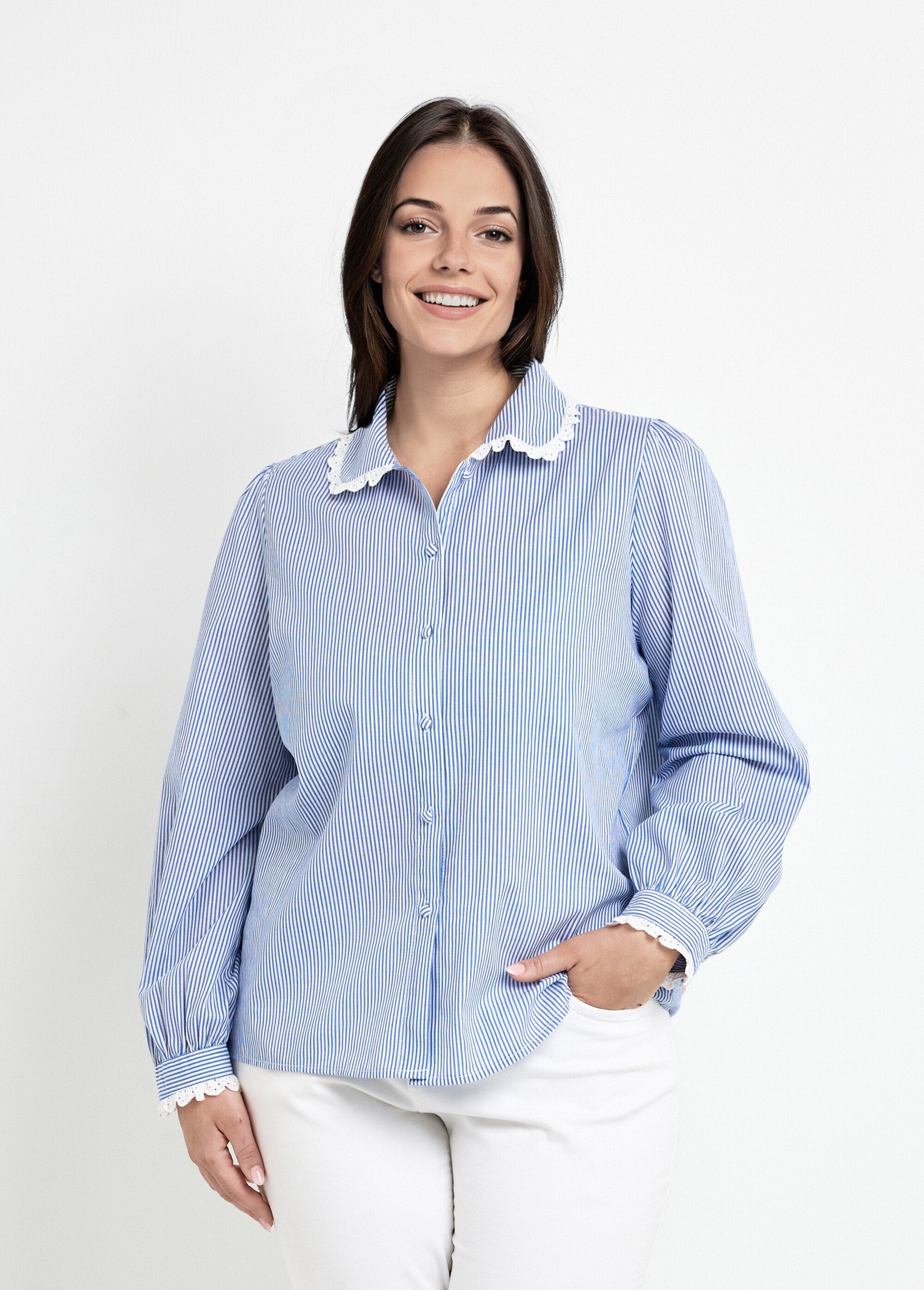 Camicetta_con_dettaglio_in_pizzo_e_scollo_rotondo_Bleu_raye__FA1_curvy