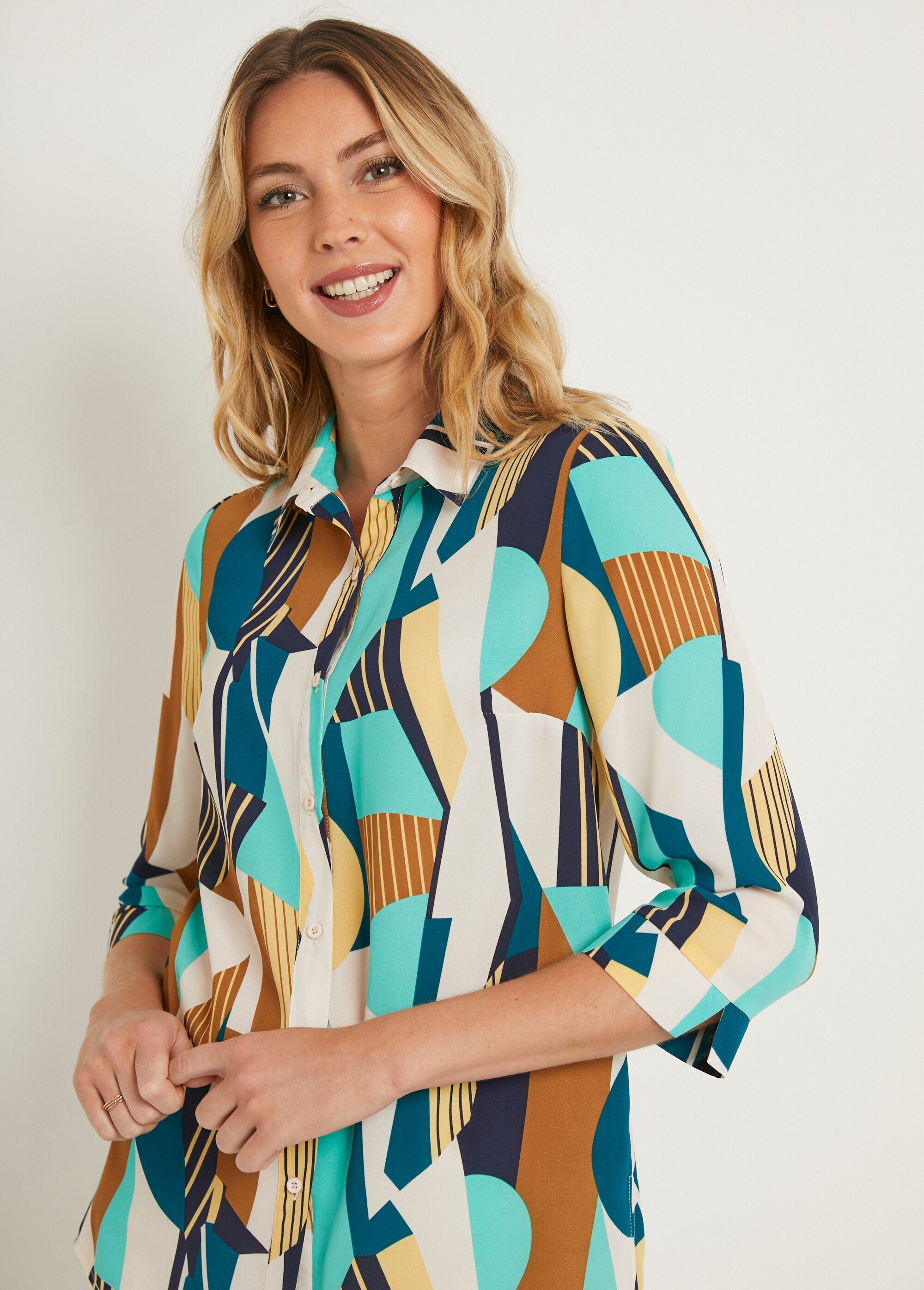 Camicetta_lunga_e_dritta_con_stampa_grafica_Ecru_et_vert_DE1_slim