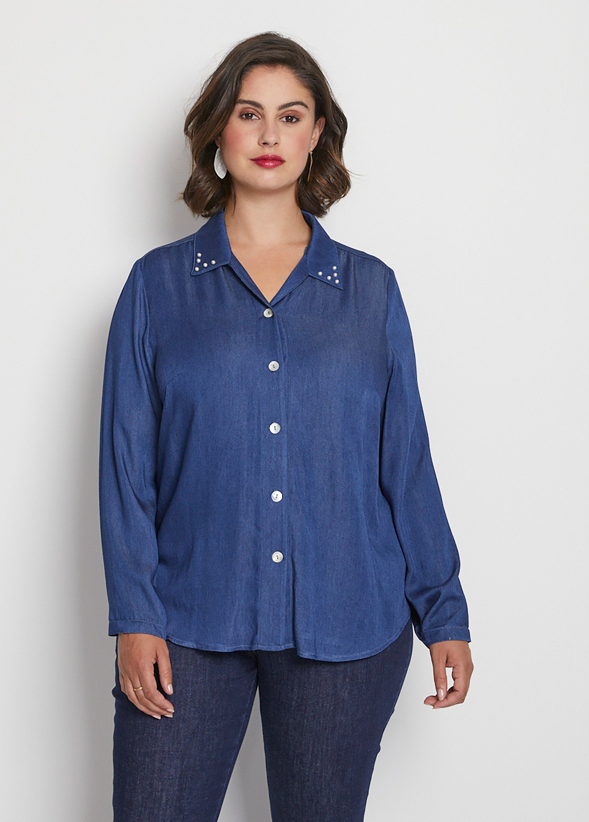 Camicetta_in_tessuto_fluido_con_collo_gioiello_Bleu_FA1_curvy