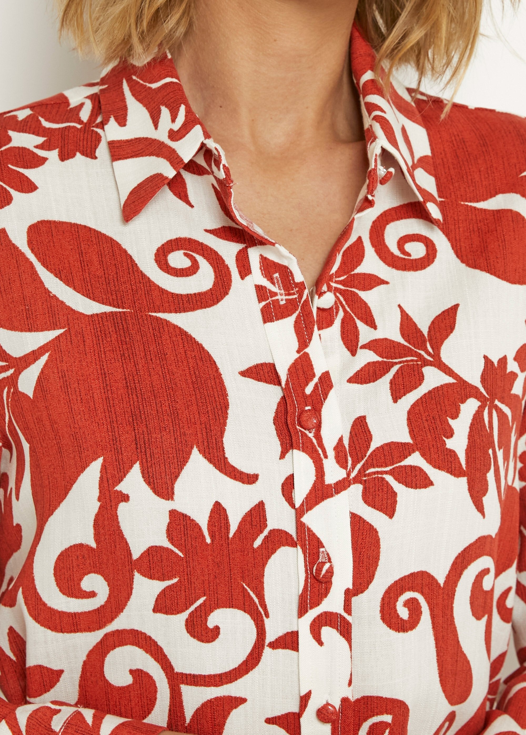 Camicetta_con_stampa_bucolica,_maniche_lunghe_Papirka_et_ecru_DE1_slim