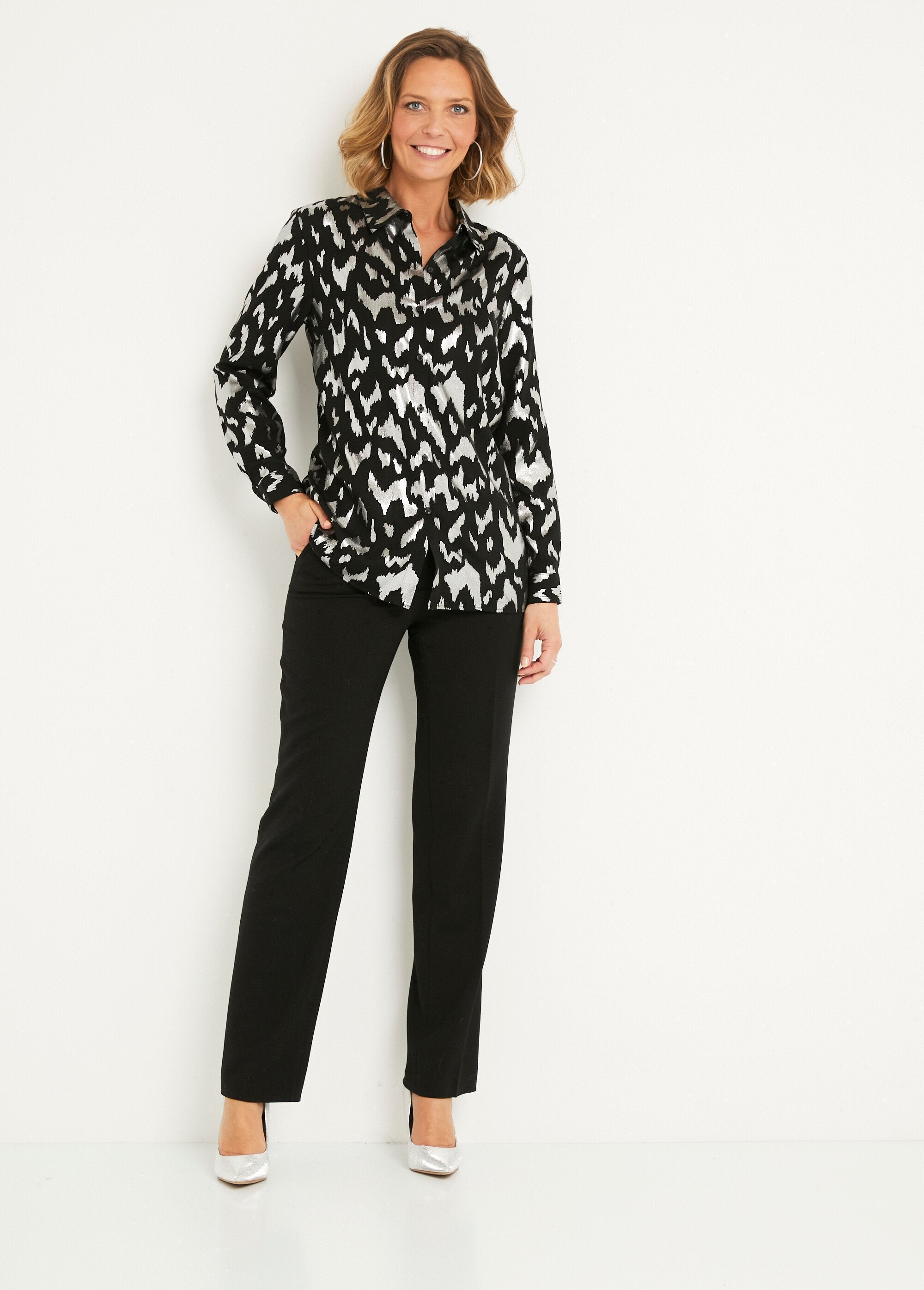 Camicetta_lunga_button-down_stampata_lucida_Noir_et_argent_SF1_slim
