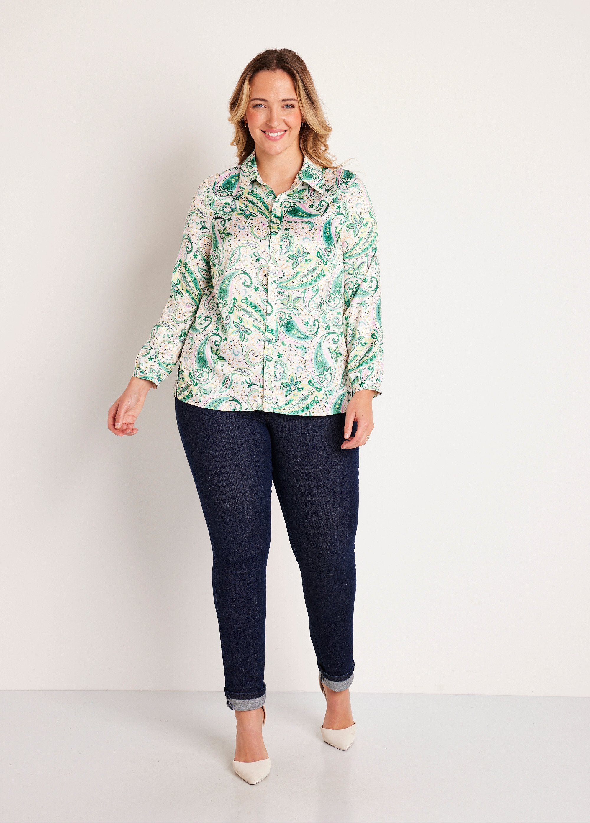 Camicetta_lunga_e_dritta_in_raso_con_bottoni_Imp._Verde_SF1_curvy