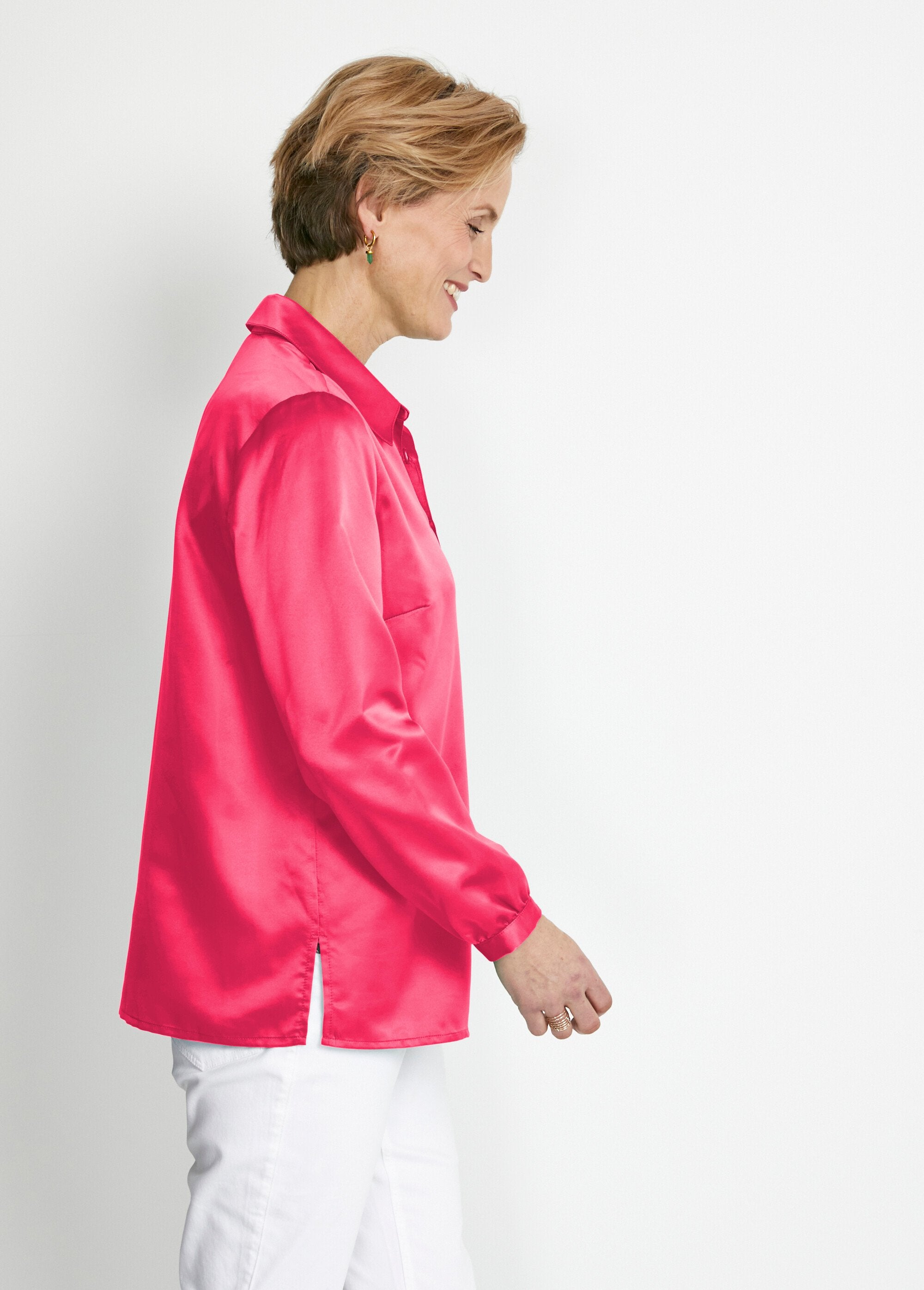 Camicetta_lunga_e_dritta_in_raso_con_bottoni_Uni_fuchsia_DR1_slim