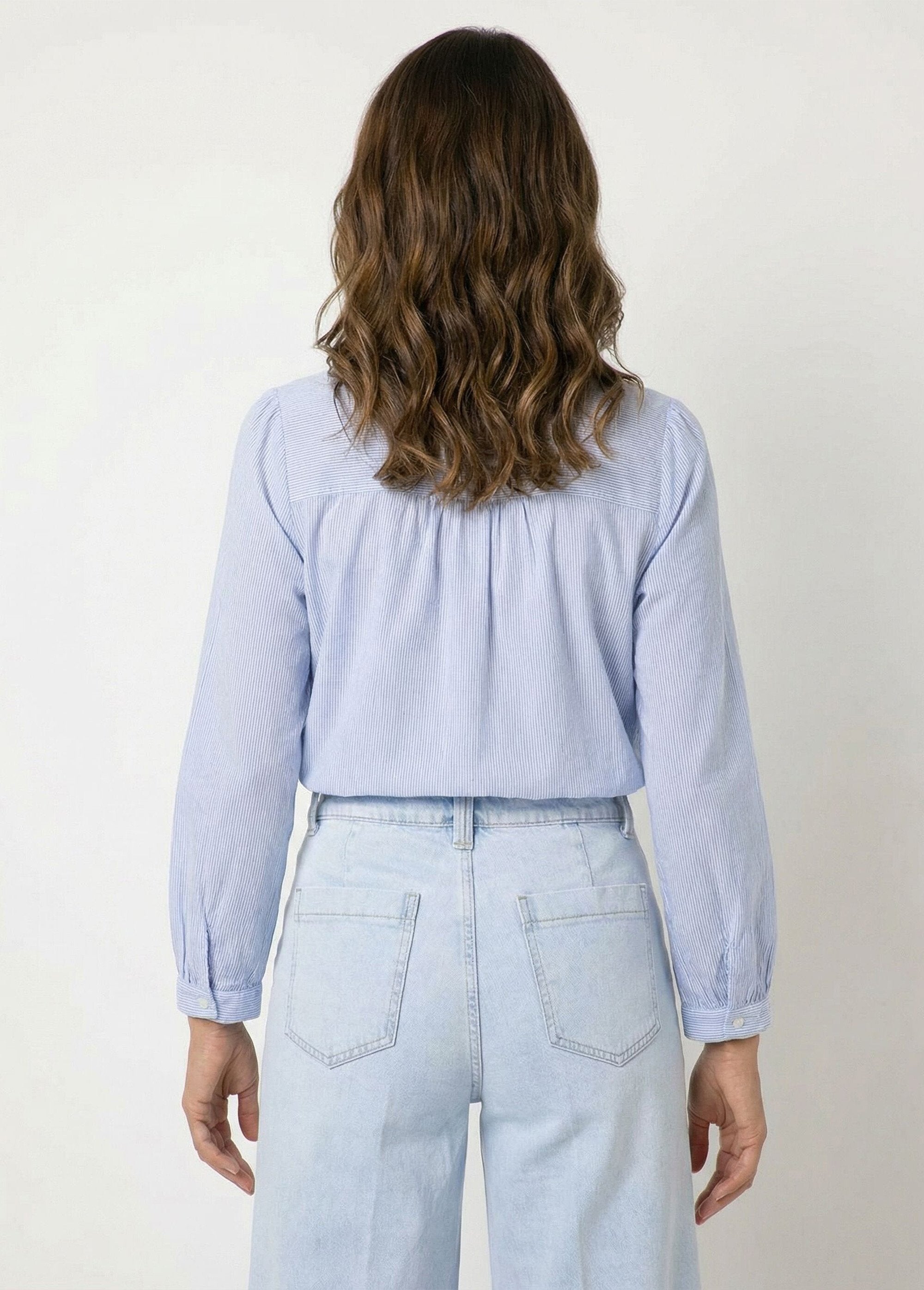 Camicetta_a_righe_con_scollo_rotondo_e_ricami_Bleu_DO1_slim